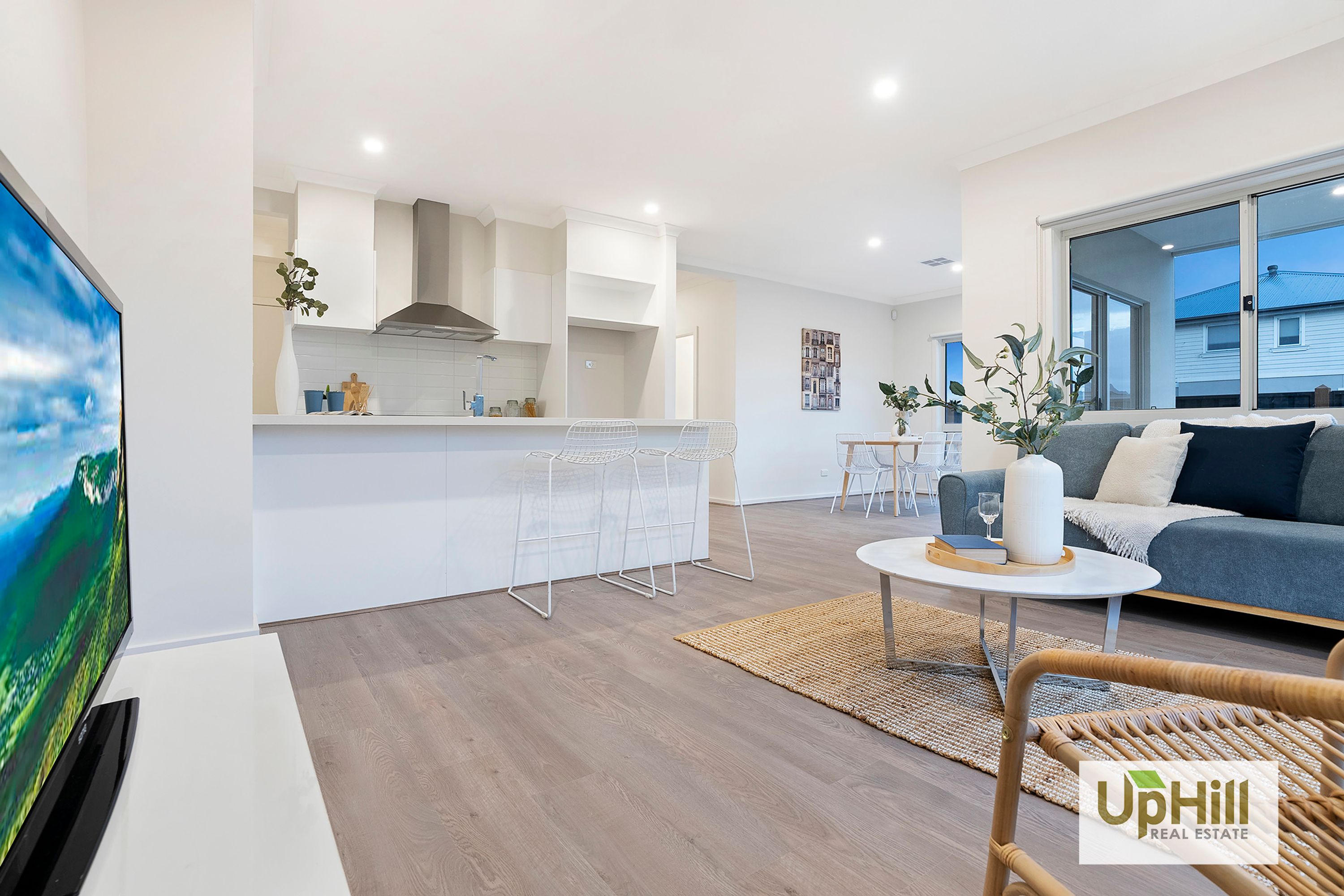 54 Carnelian Circuit, Clyde North - Thumbnail 4