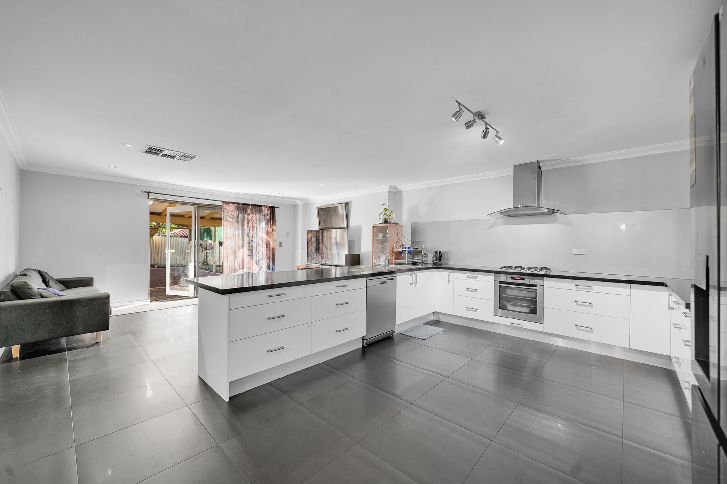 3 Walker Place, Gosnells, Gosnells - Thumbnail 8