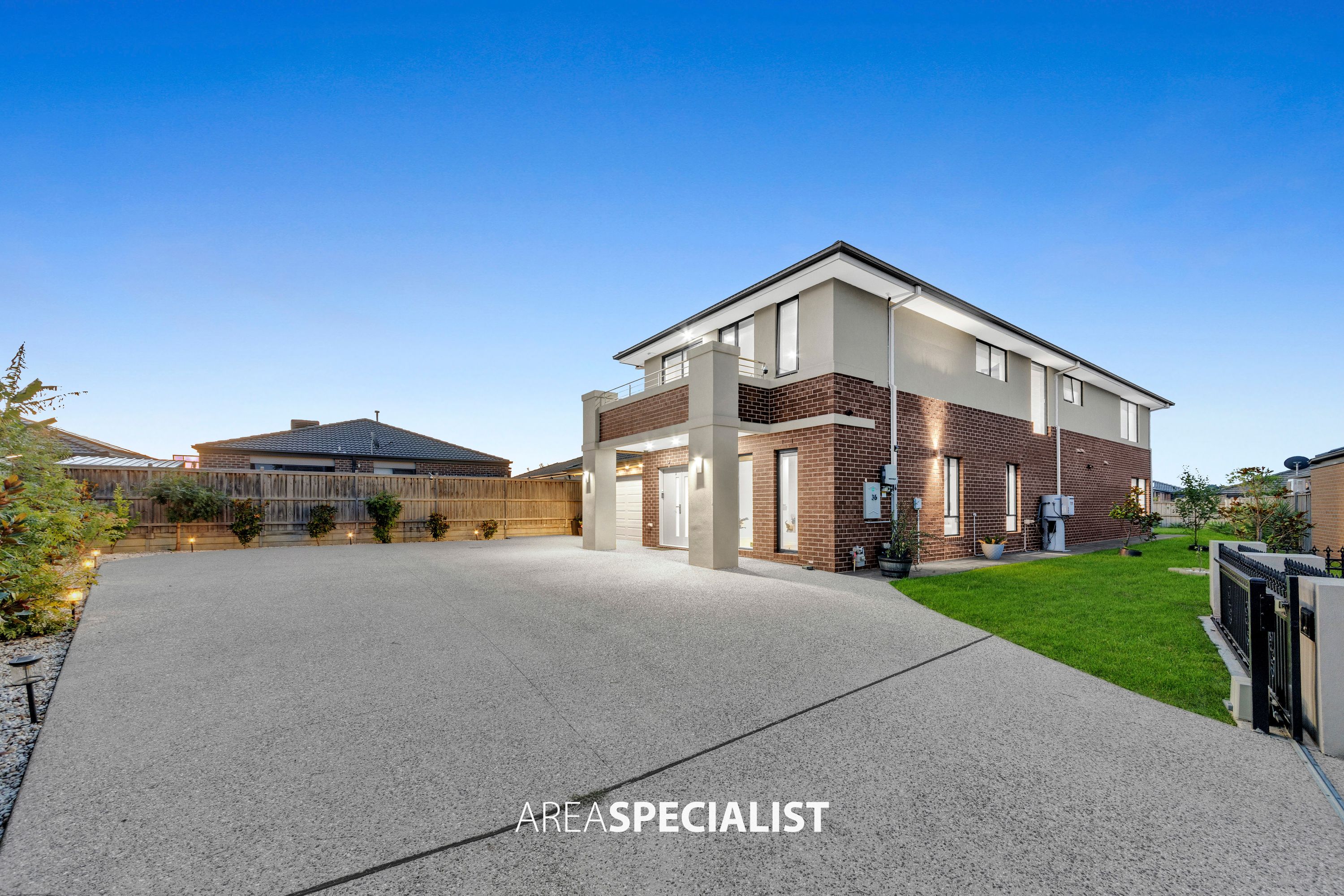 36 Abbeyard Drive, Clyde, Clyde - Thumbnail 2