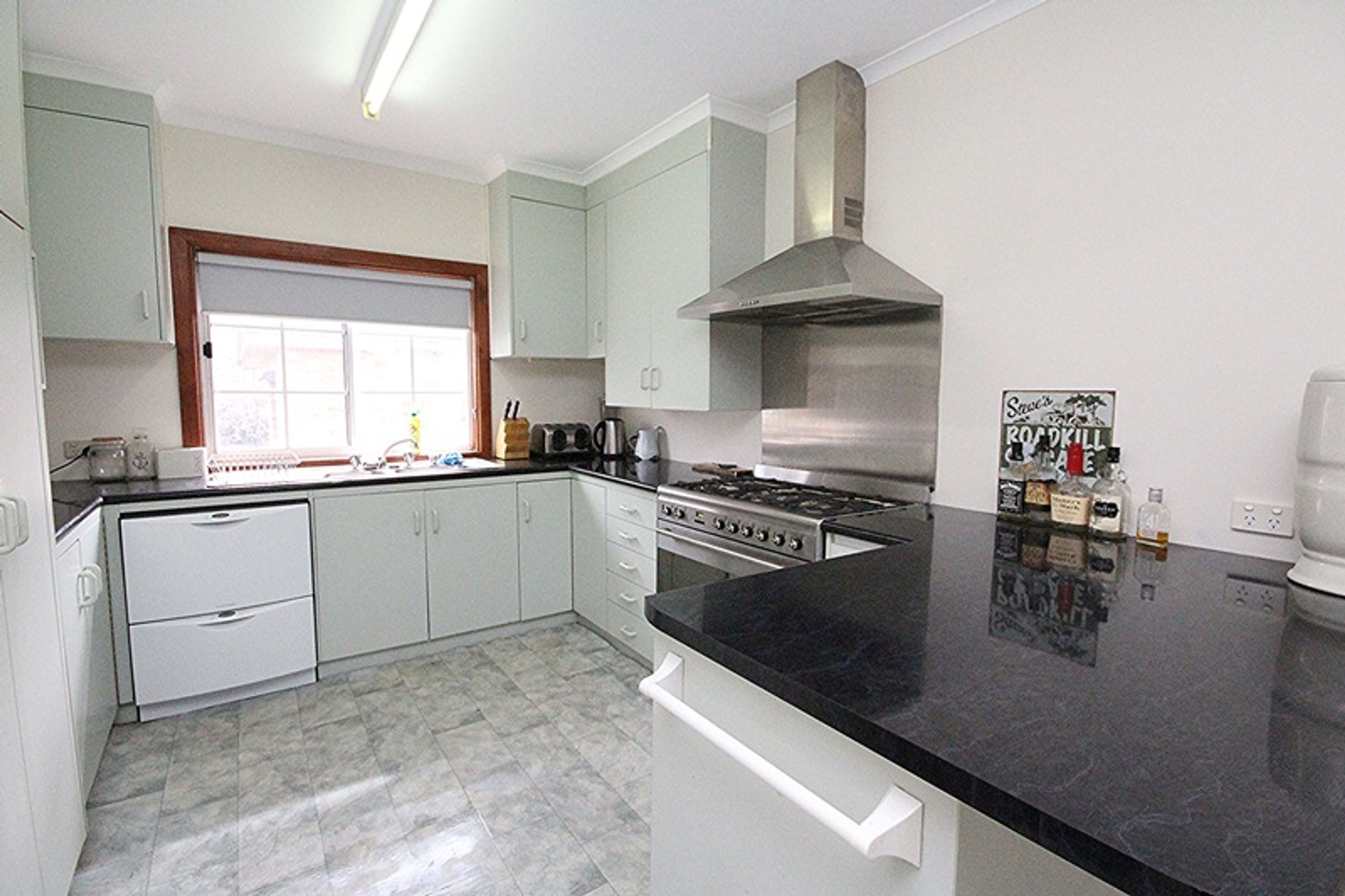 43 Gardenia Street, Horsham VIC 3400, Horsham - Thumbnail 2