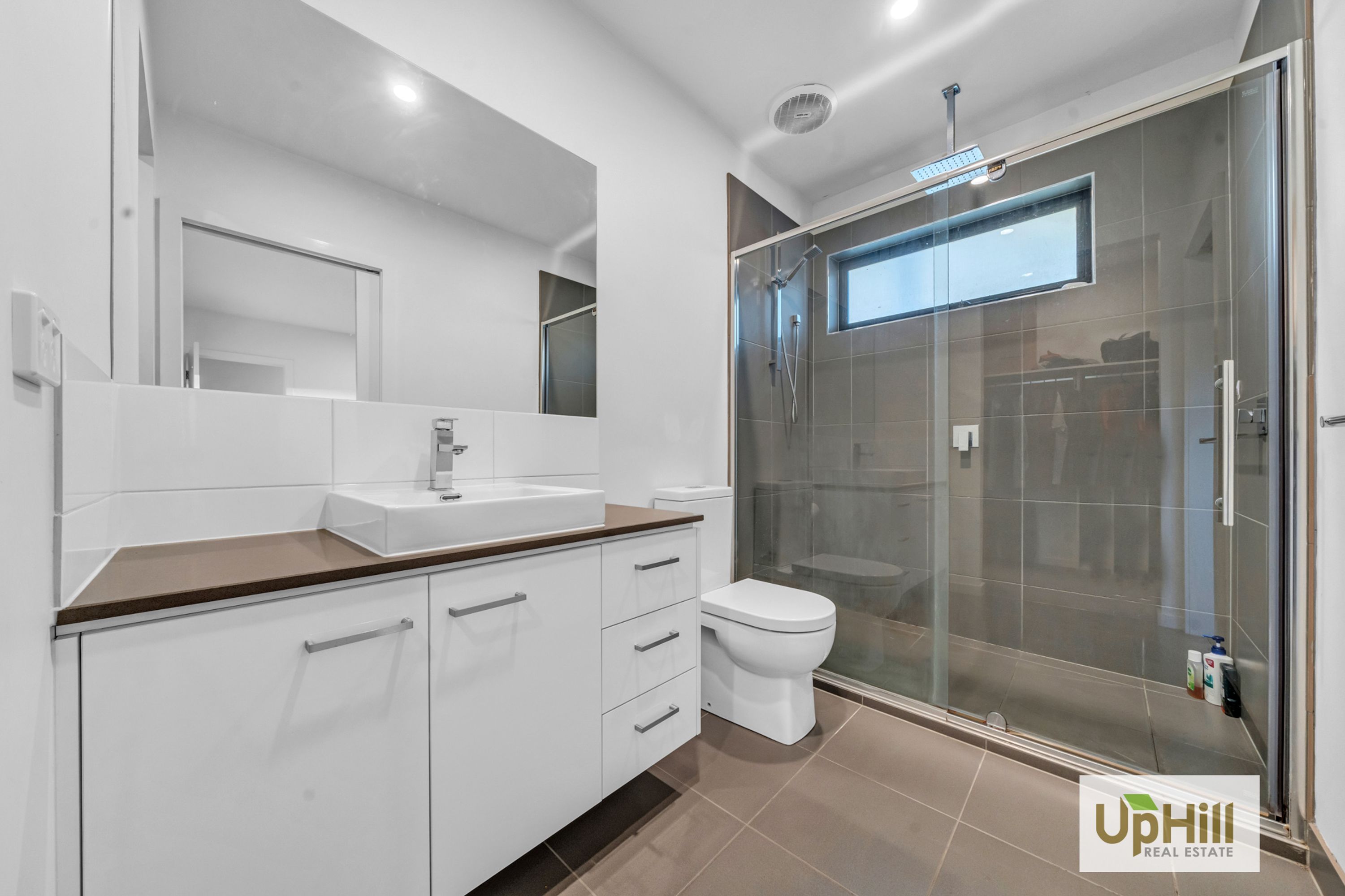 12 Montevideo Lane, Clyde North - Thumbnail 4