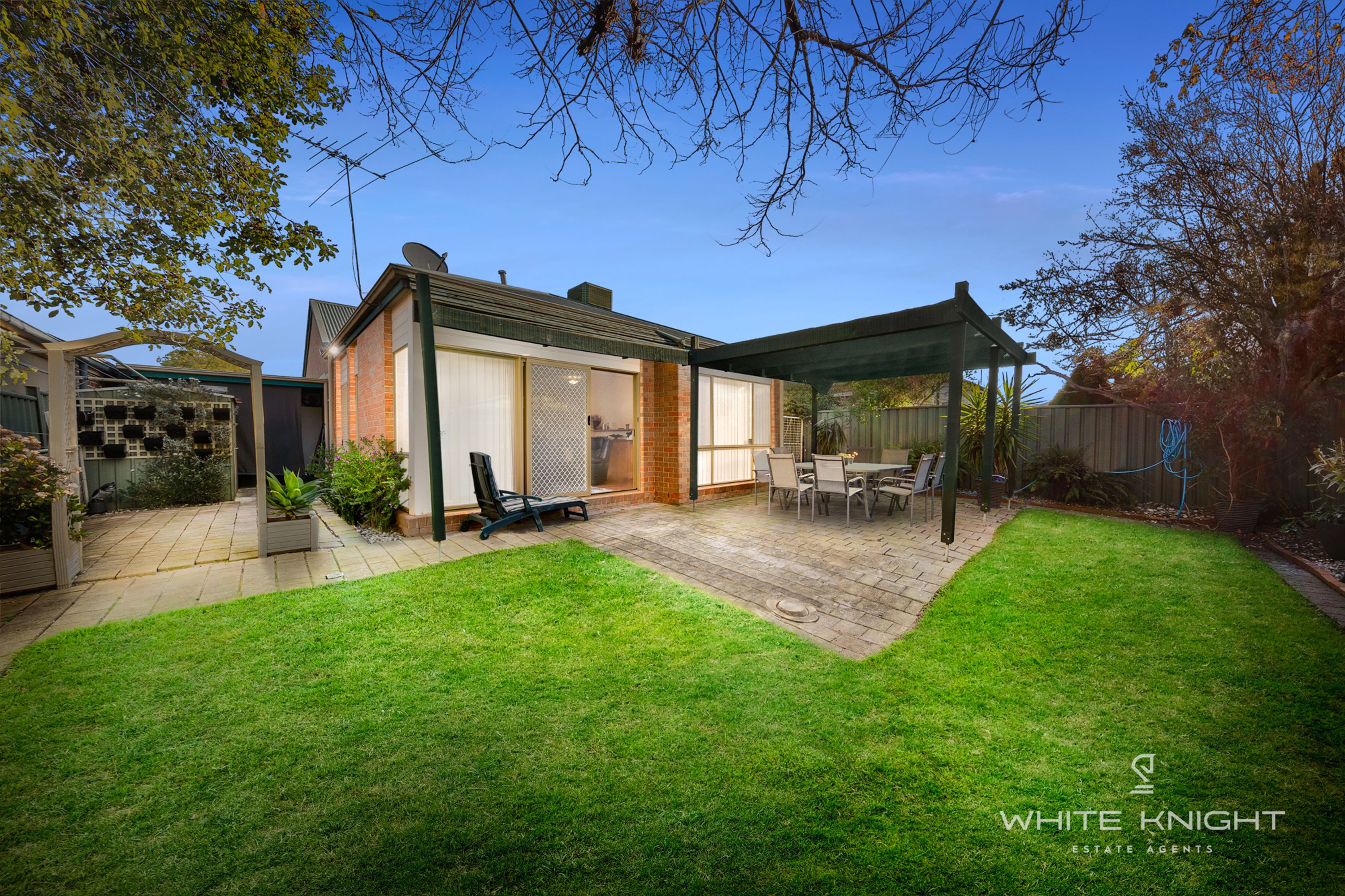 15 Sidney Place, Caroline Springs VIC 3023, Caroline Springs - Thumbnail 3