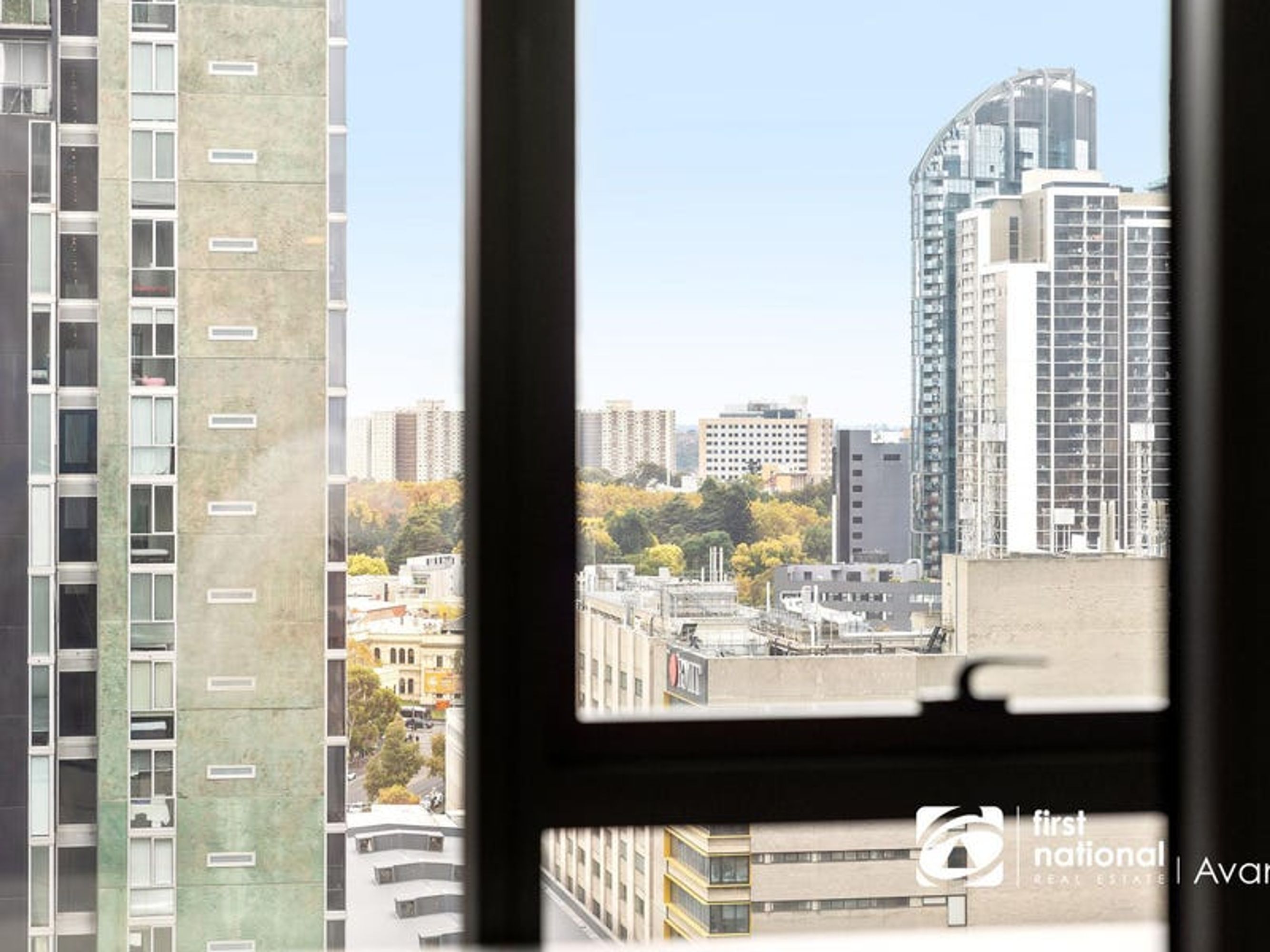 1902/462 Elizabeth Street, Melbourne - Thumbnail 3