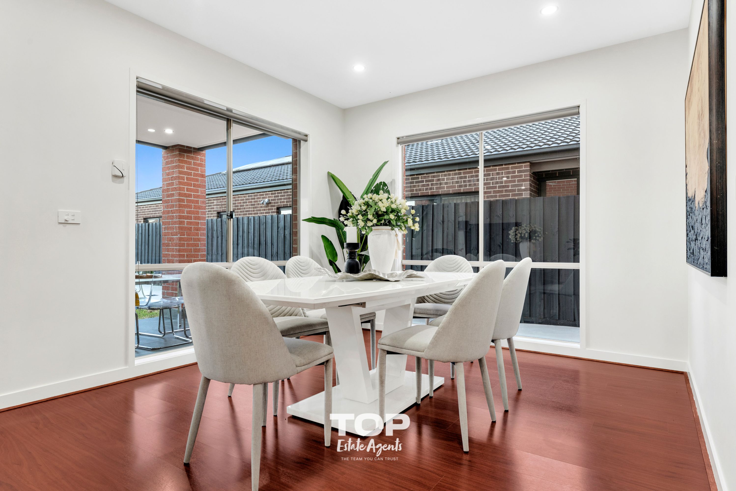 14 Howe Way, Cranbourne East - Thumbnail 6