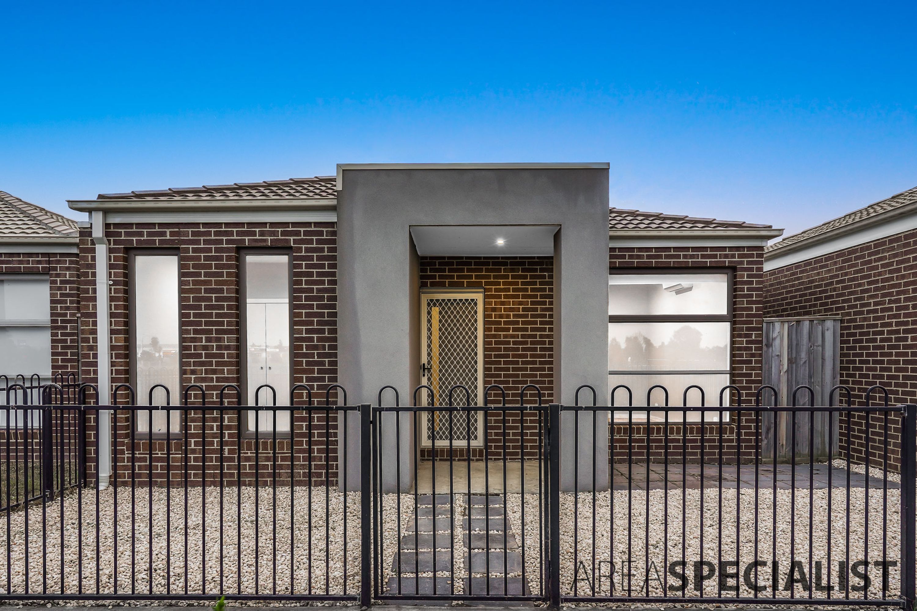 9 Coberley Way, Cranbourne North - Image 1