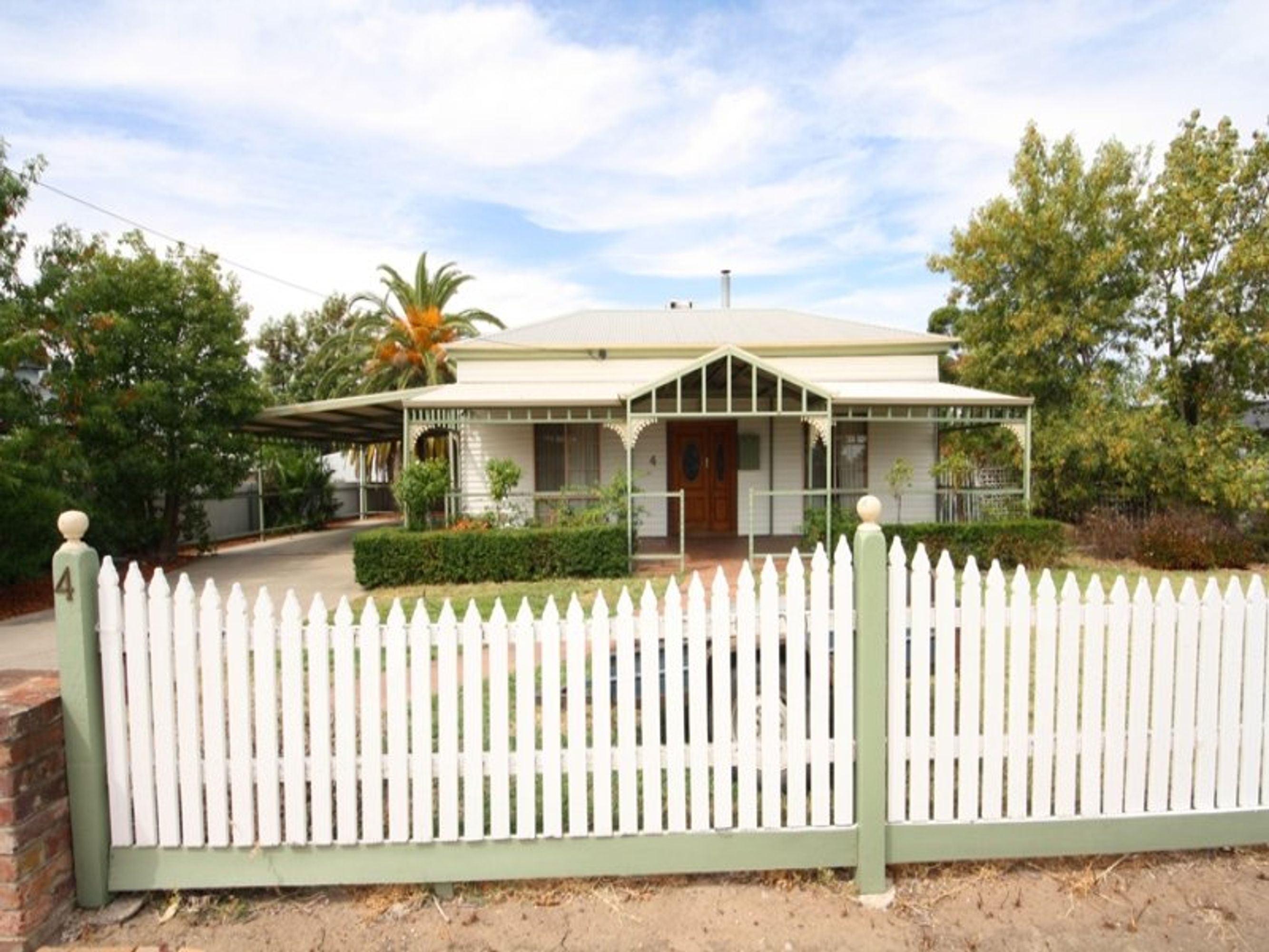 4 Valentine Avenue, Horsham VIC 3400, Horsham - Thumbnail 2