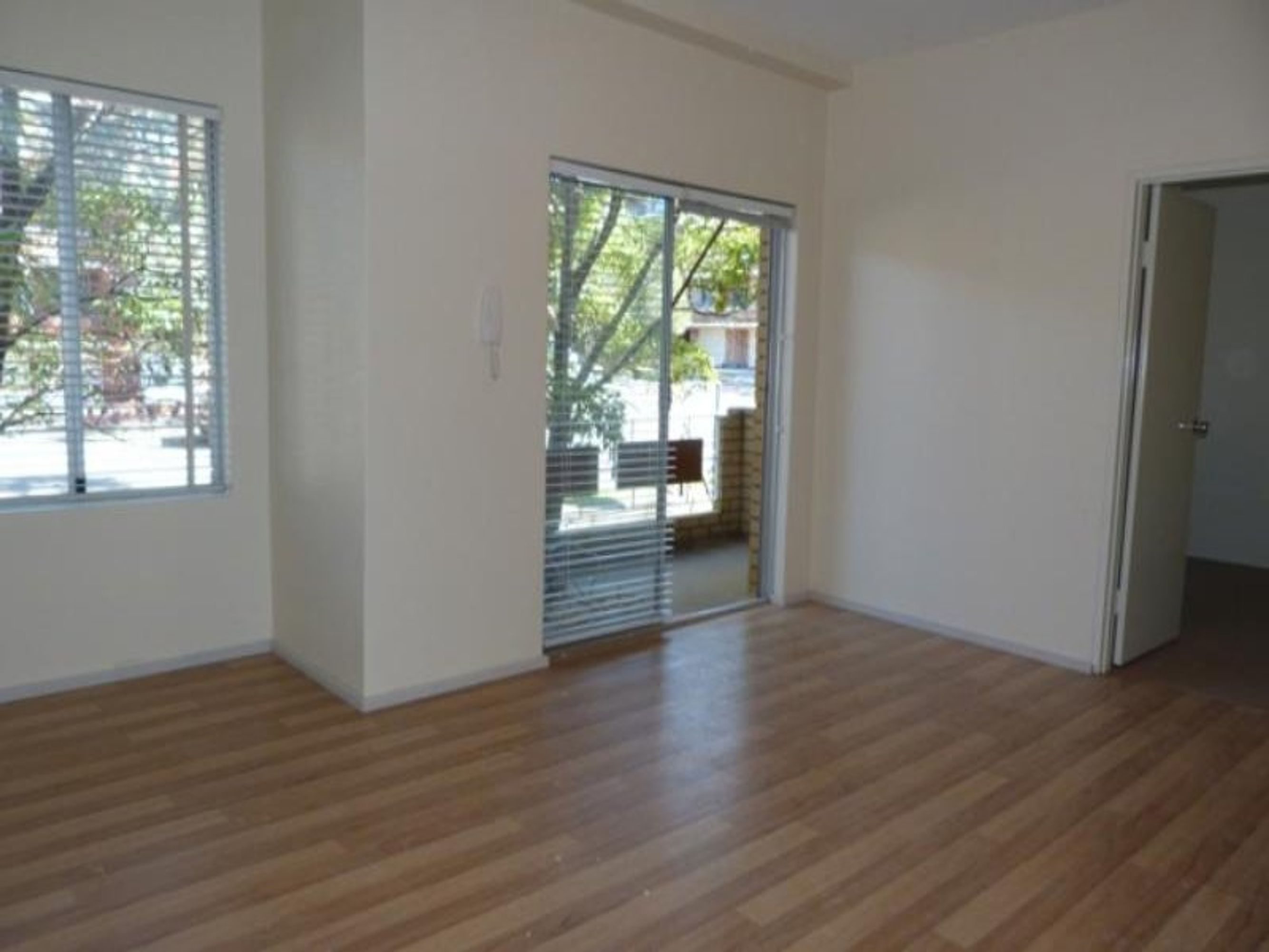 8/8-10 King  St, Kogarah, Kogarah - Thumbnail 2