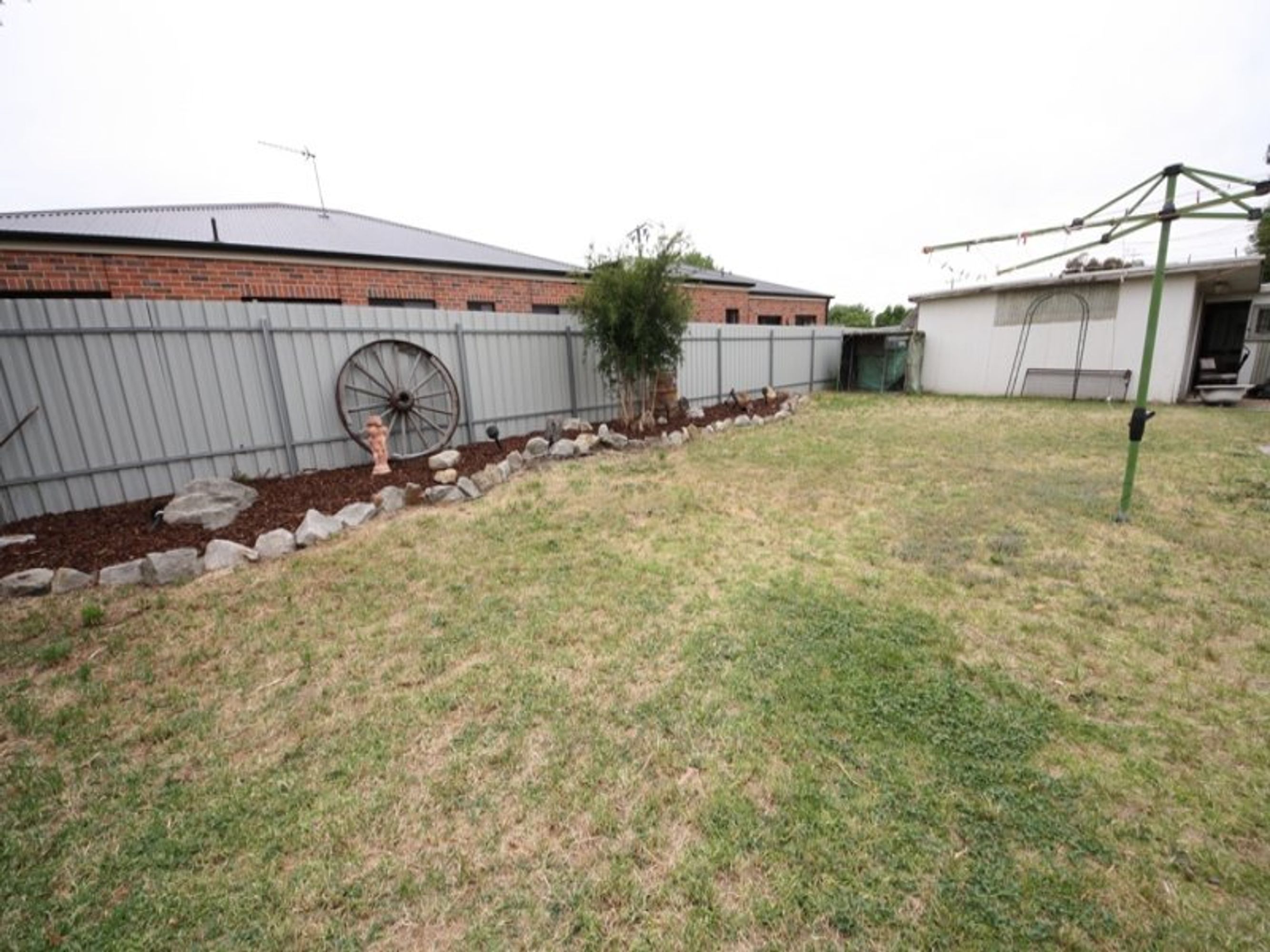 12 Churchill Road, Horsham VIC 3400, Horsham - Thumbnail 2