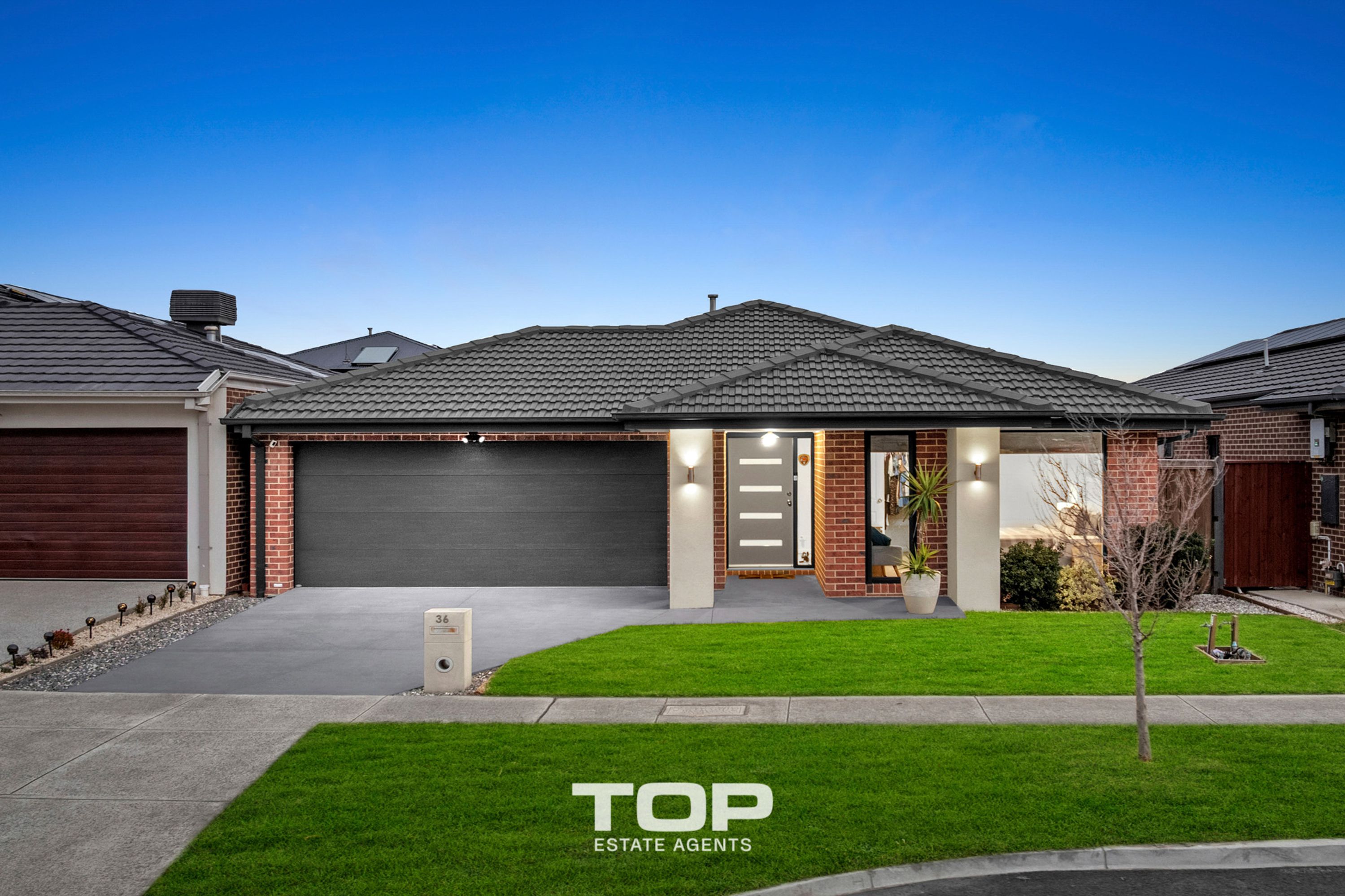 36 Welsummer Drive, Clyde North - Thumbnail 2