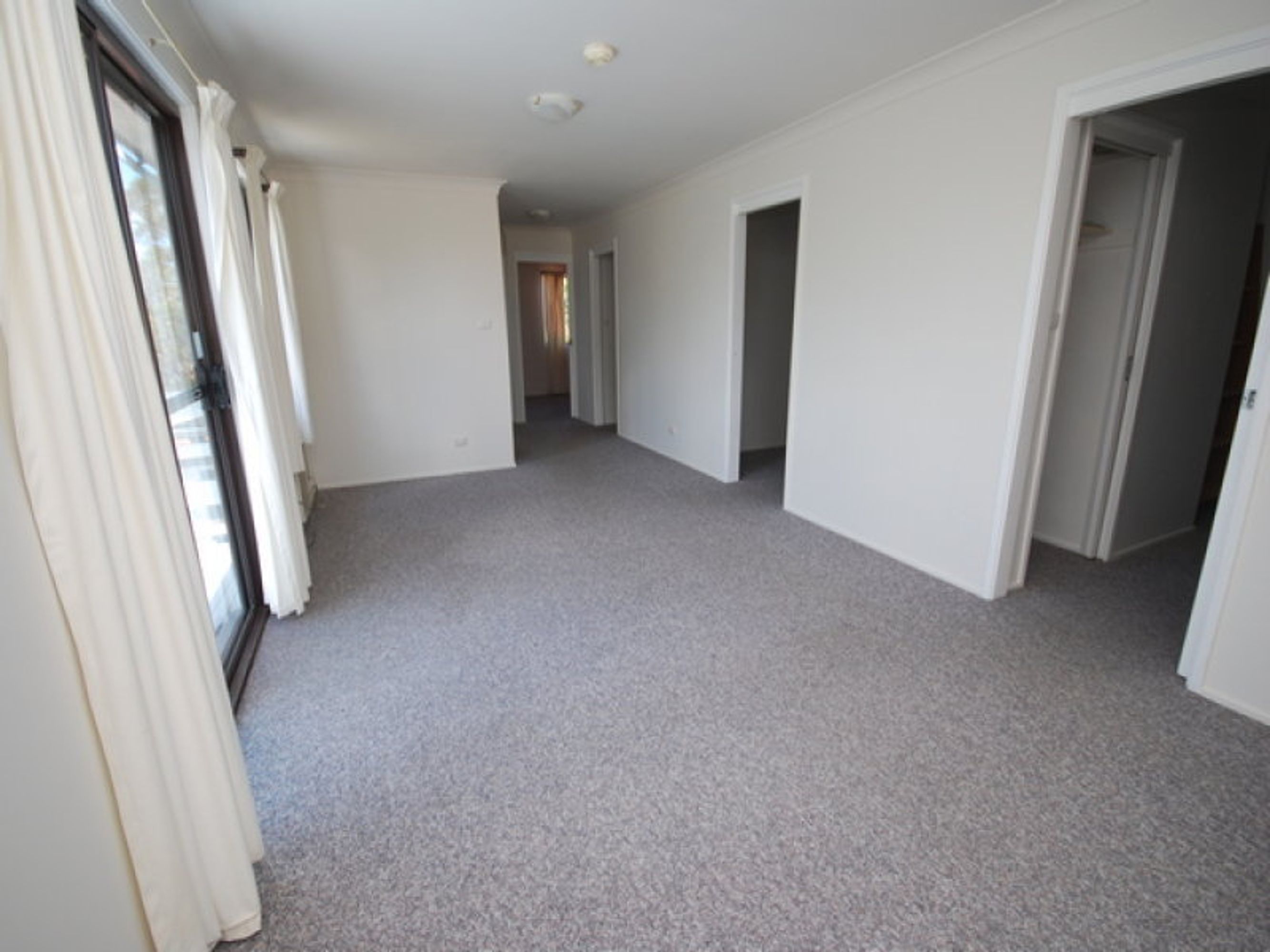 66 Valley Road, Hazelbrook - Thumbnail 6