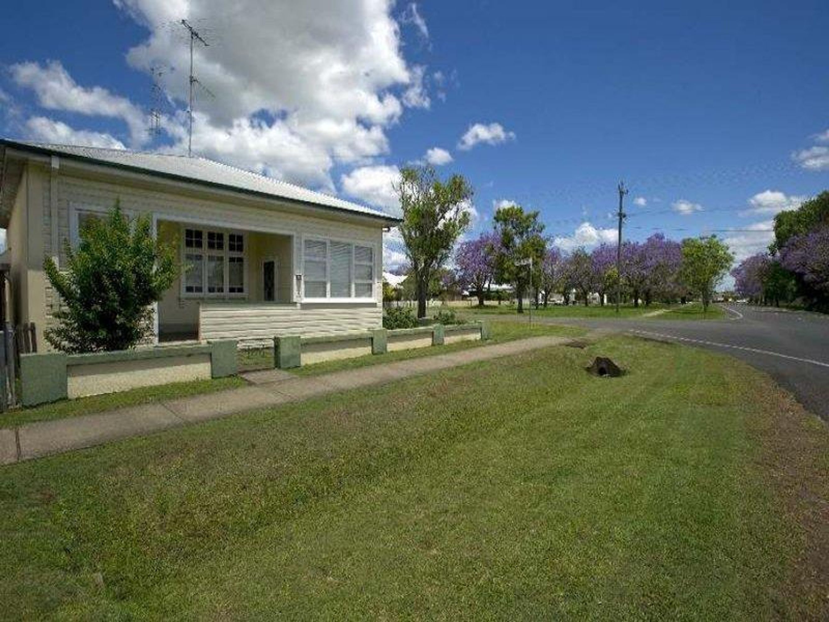 154 Queen Street, Grafton - Image 1