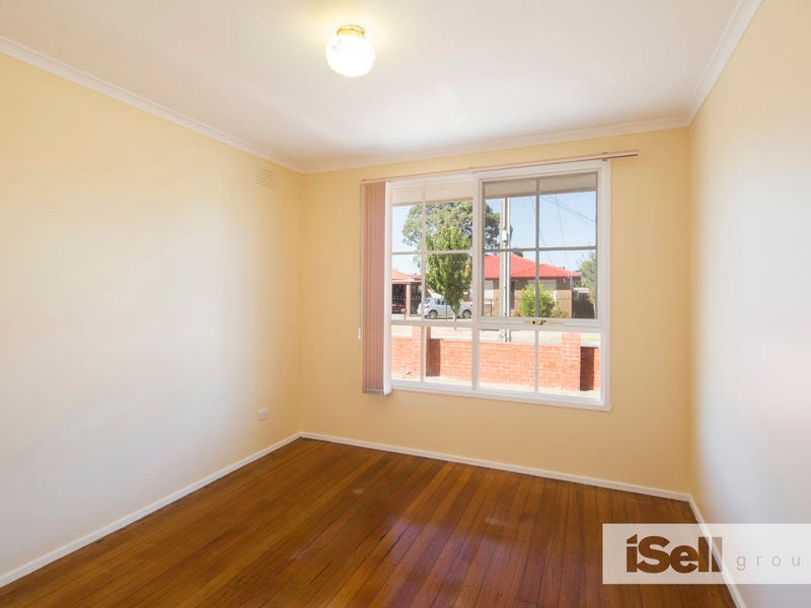8 Leons Road, Springvale South - Thumbnail 2