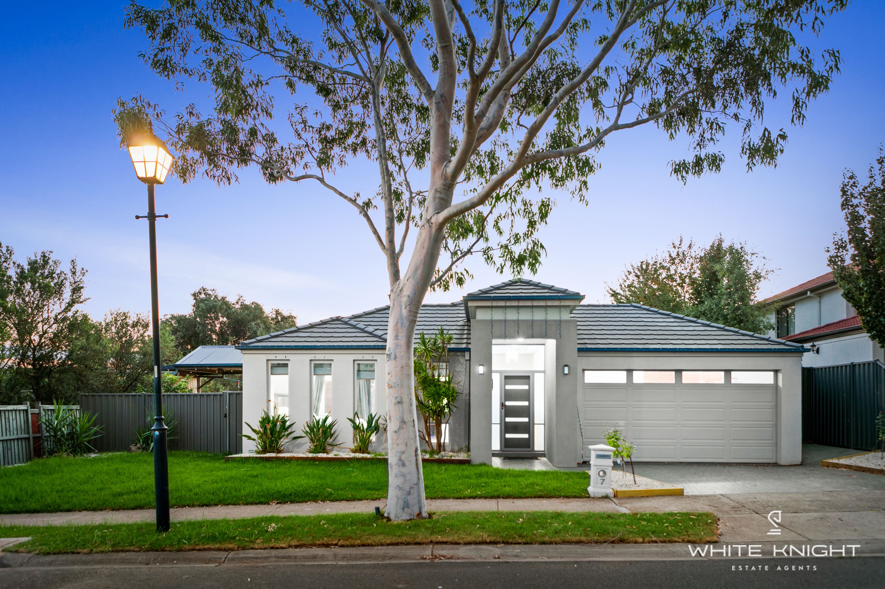 7 Gill Place, Caroline Springs VIC 3023, Caroline Springs - Thumbnail 2