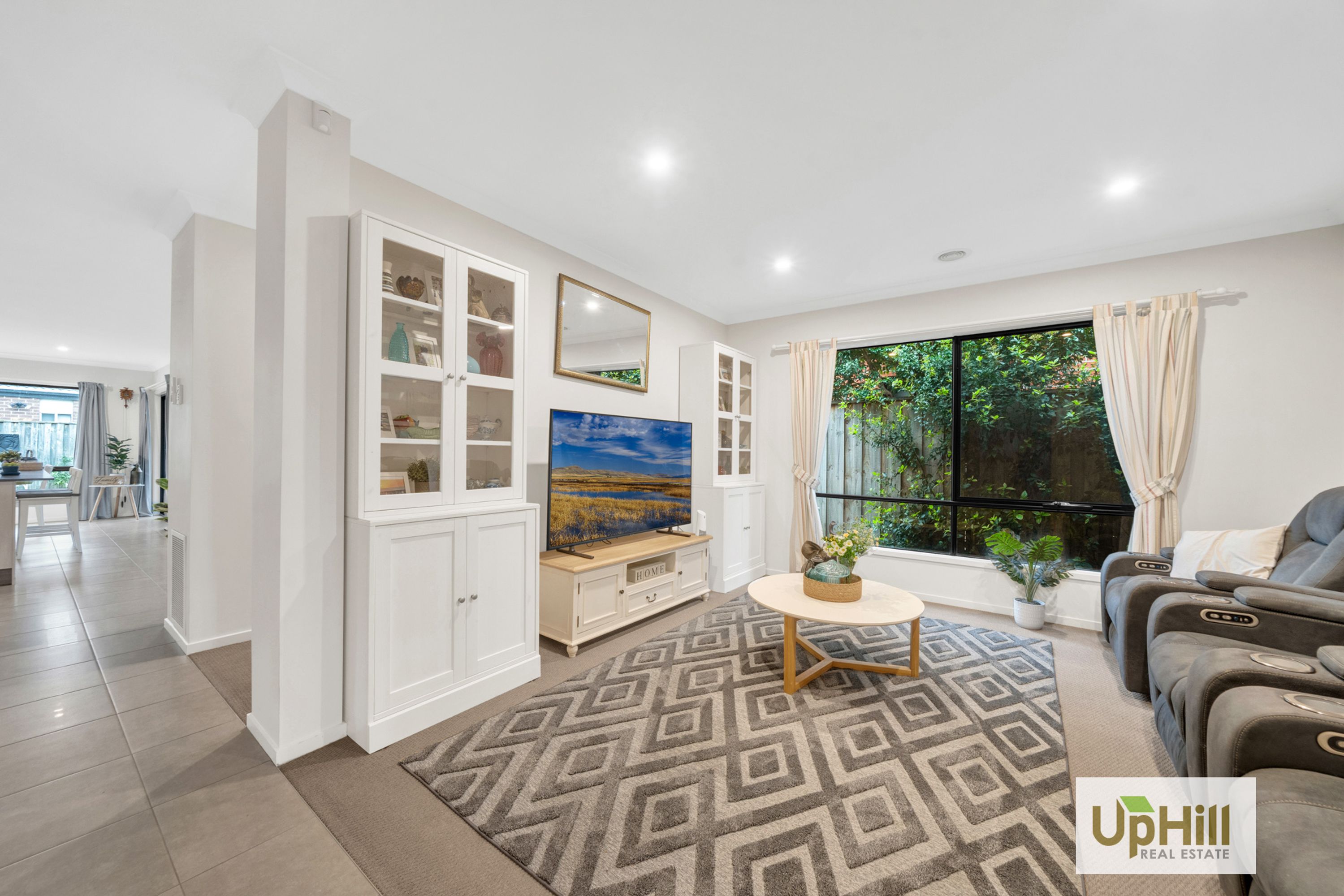 52 Simmental Drive, Clyde North - Thumbnail 8