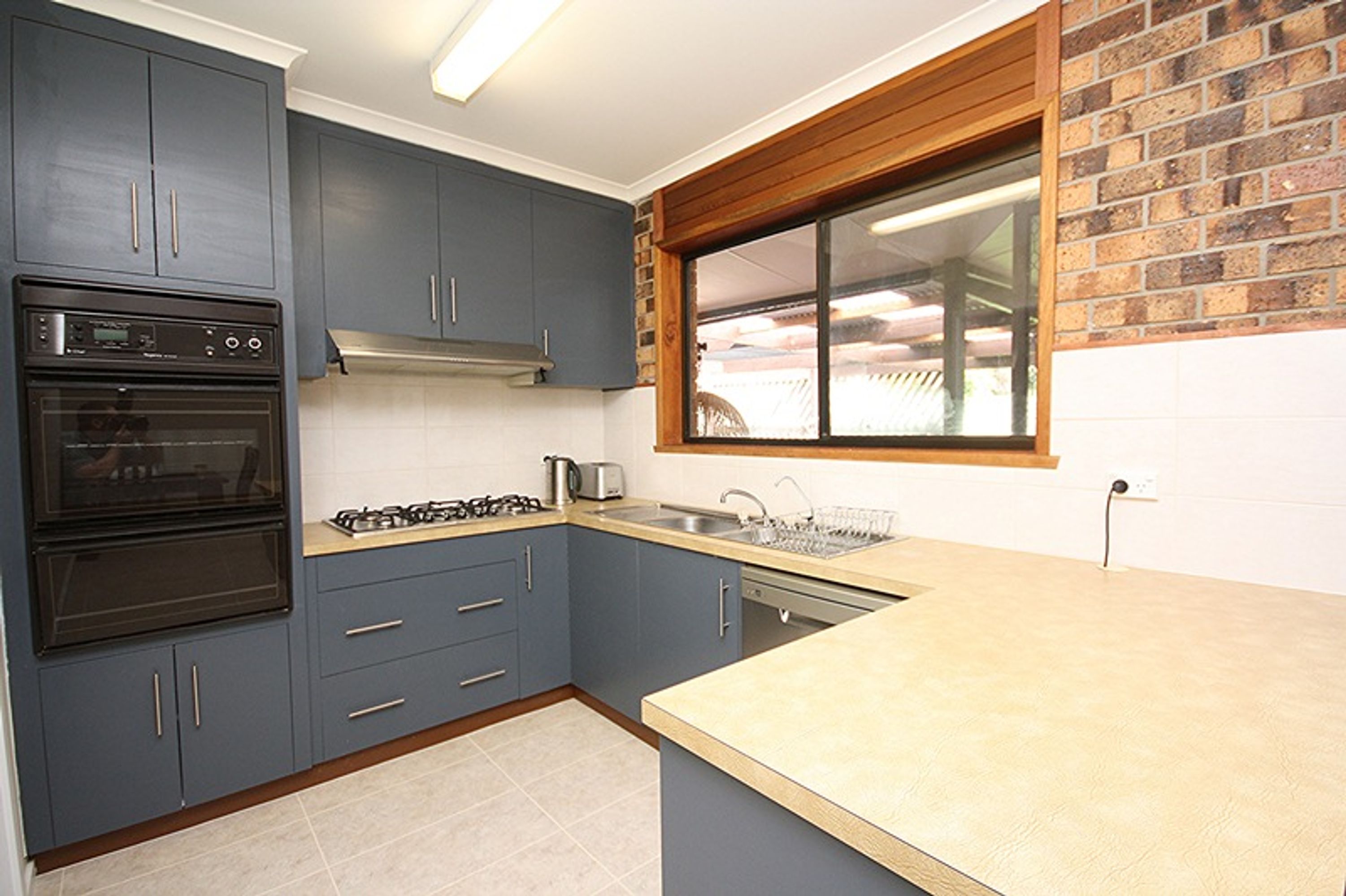 18 Fechler Avenue, Horsham VIC 3400, Horsham - Thumbnail 2