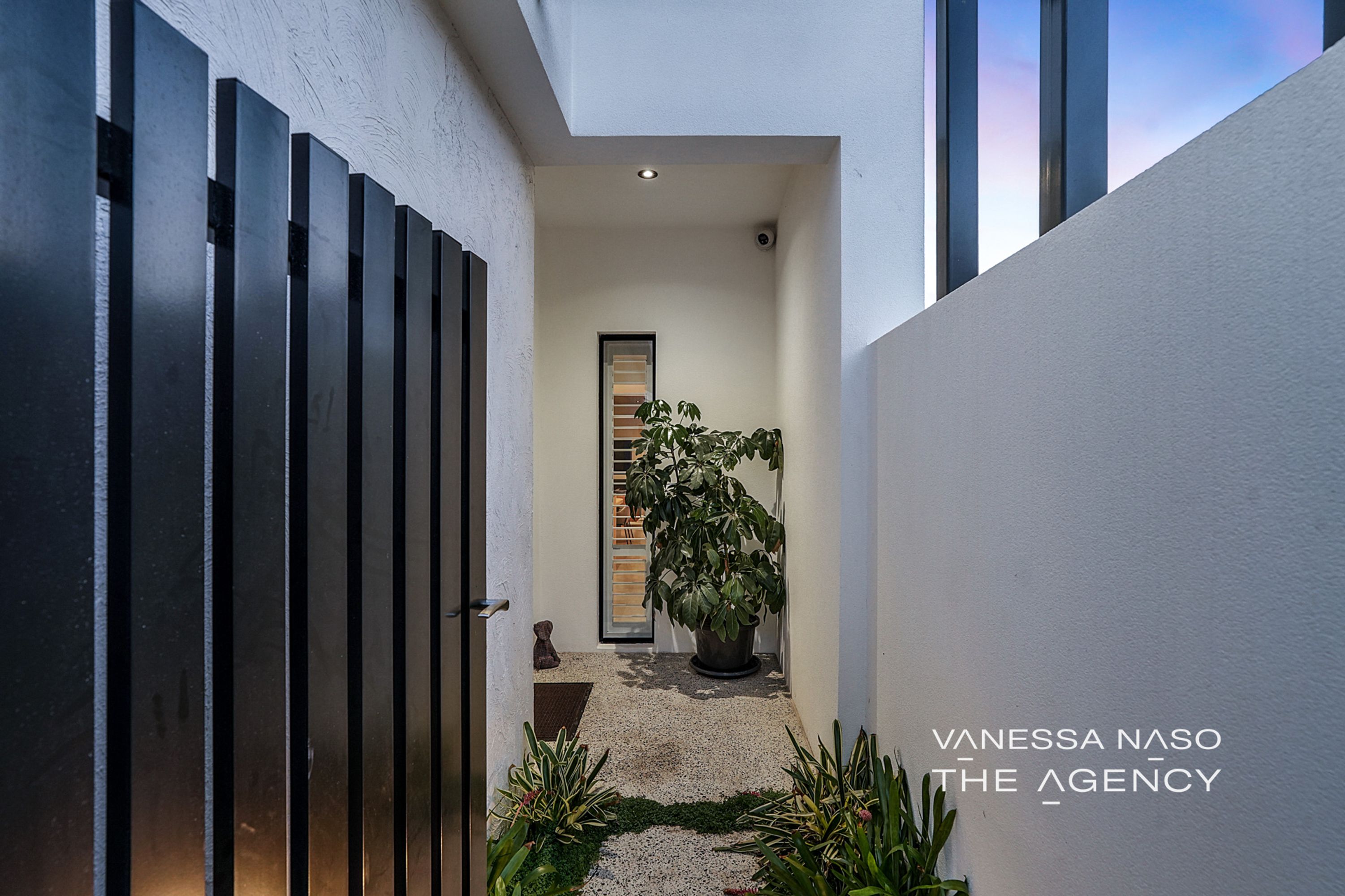 2 Craigie Crescent, Manning - Thumbnail 2