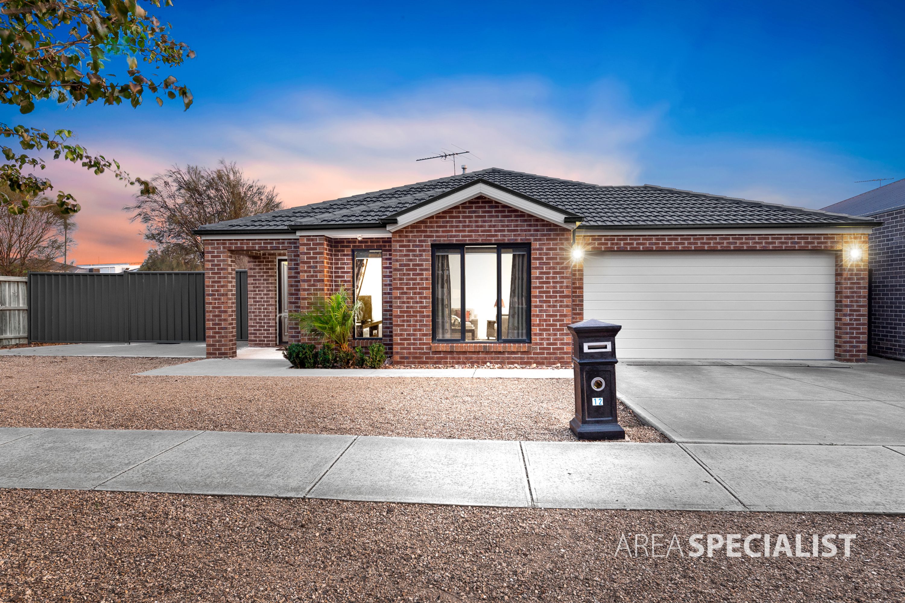 12 Forbes Place, Taylors Hill VIC 3037, Taylors Hill - Thumbnail 2