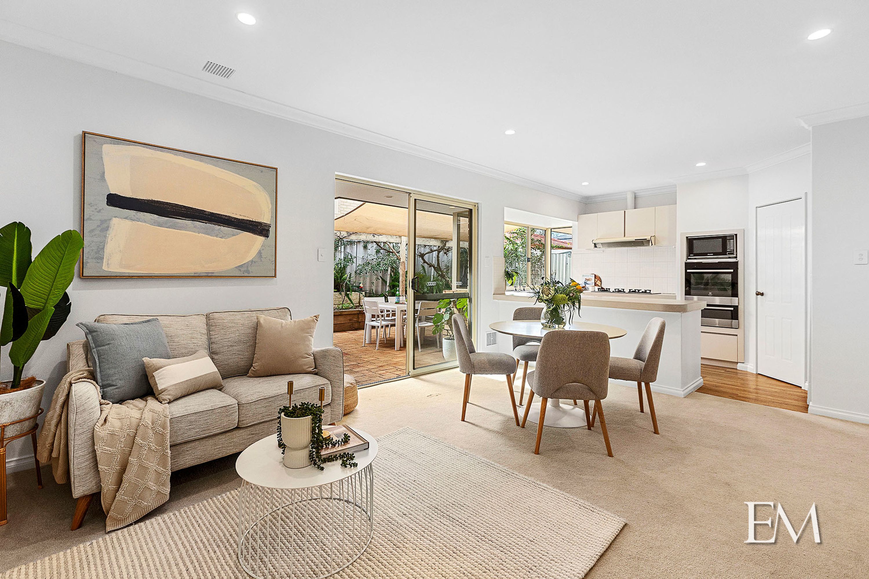 3/3/59 Second Avenue, Claremont - Image 1