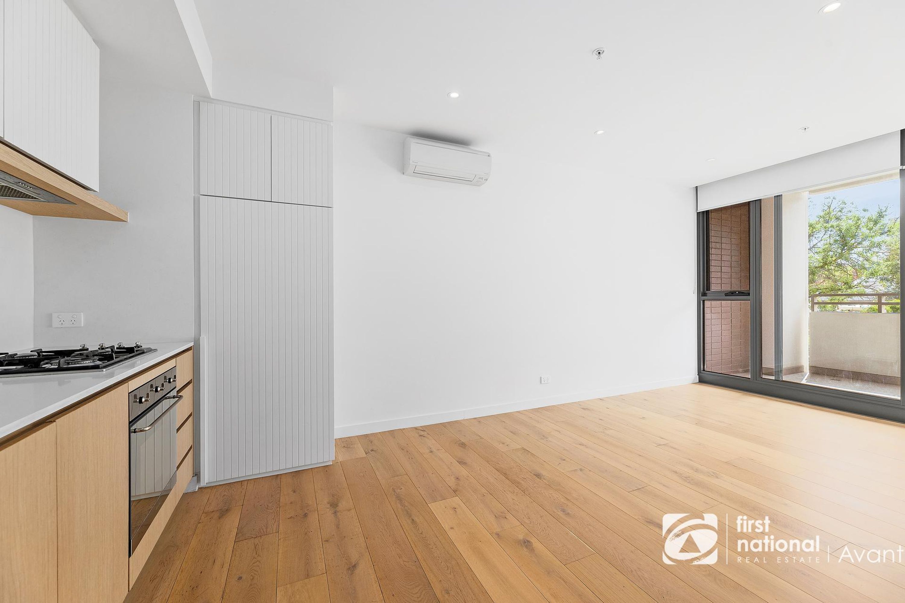 F137/11 Bond Street, Caulfield North - Thumbnail 3