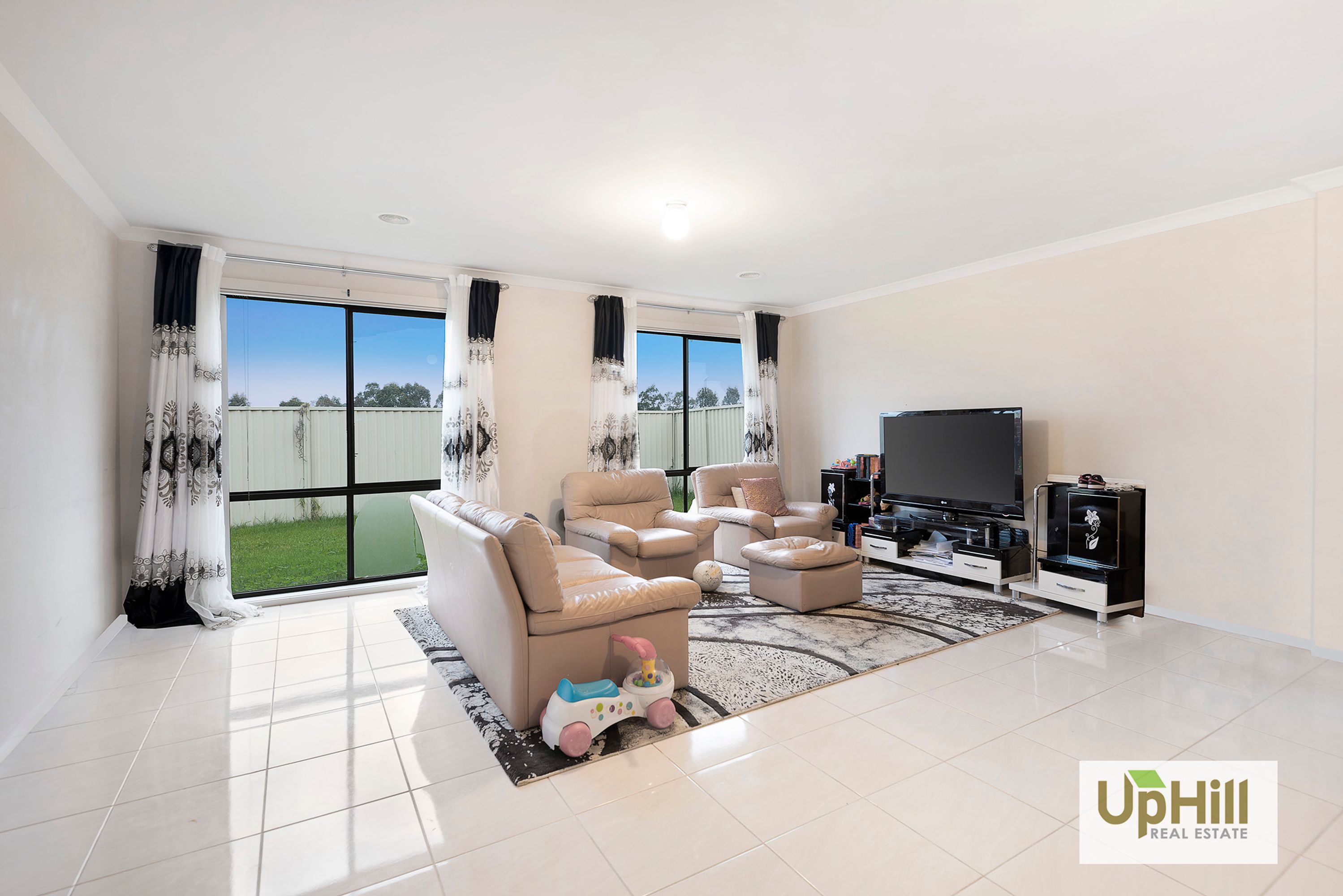 130 Blue Horizons Way, Pakenham - Thumbnail 4