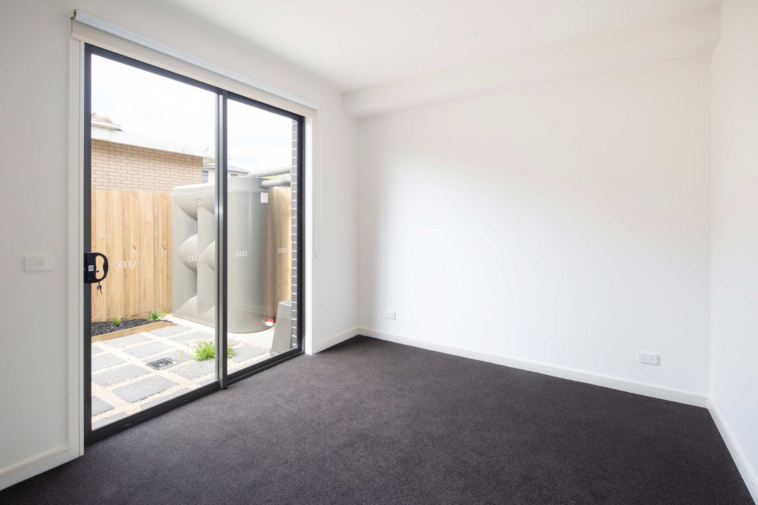 2/63 Royal Avenue, Springvale - Thumbnail 6