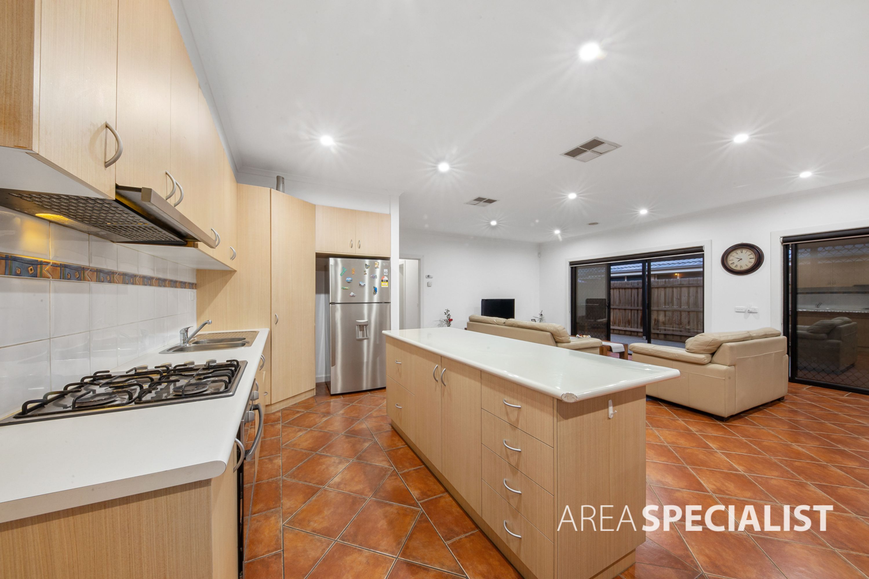 8 Chifley Circuit, Burnside Heights VIC 3023, Burnside Heights - Thumbnail 4