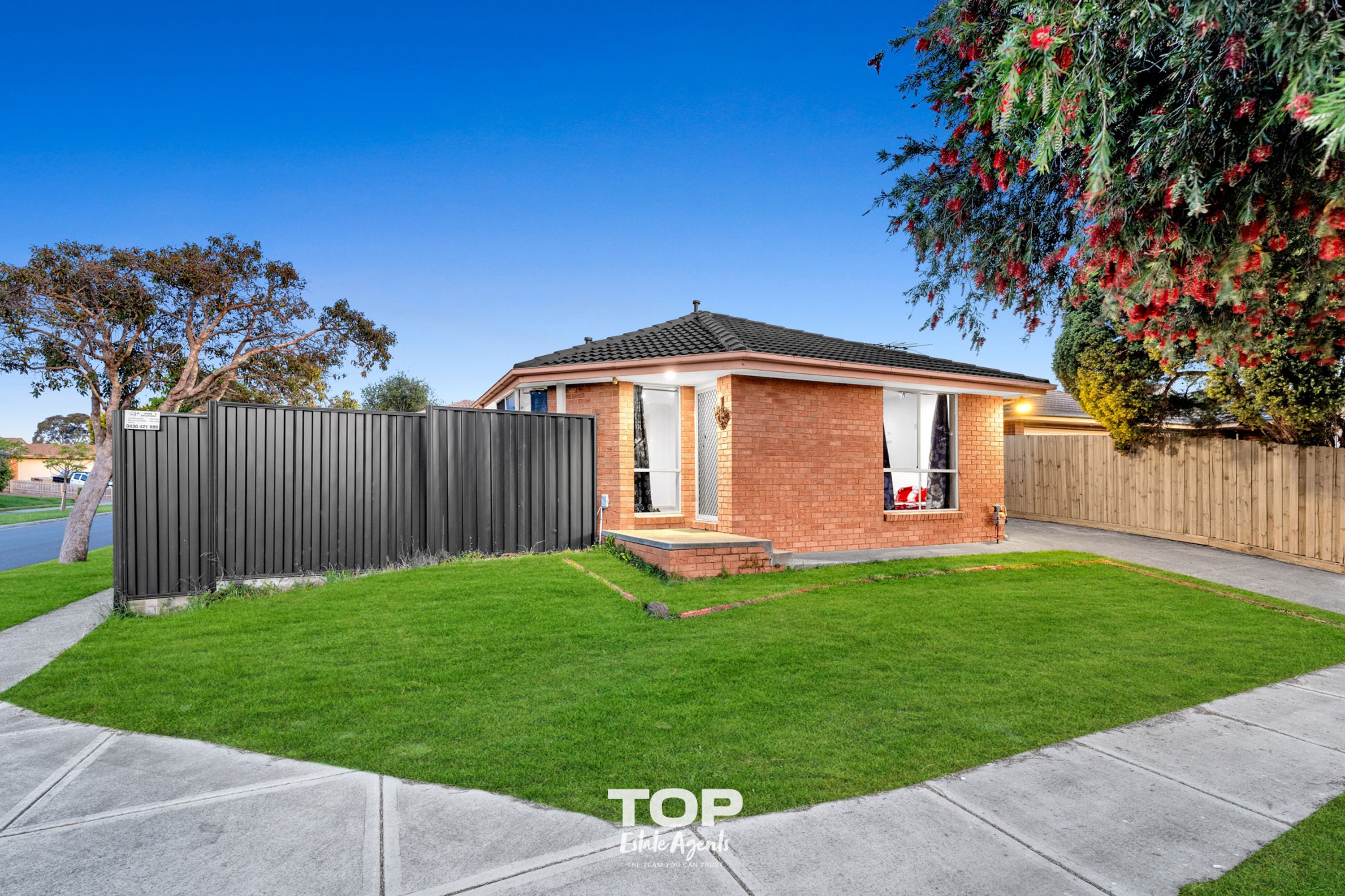 1/2 Filomena Court, Cranbourne North - Thumbnail 2