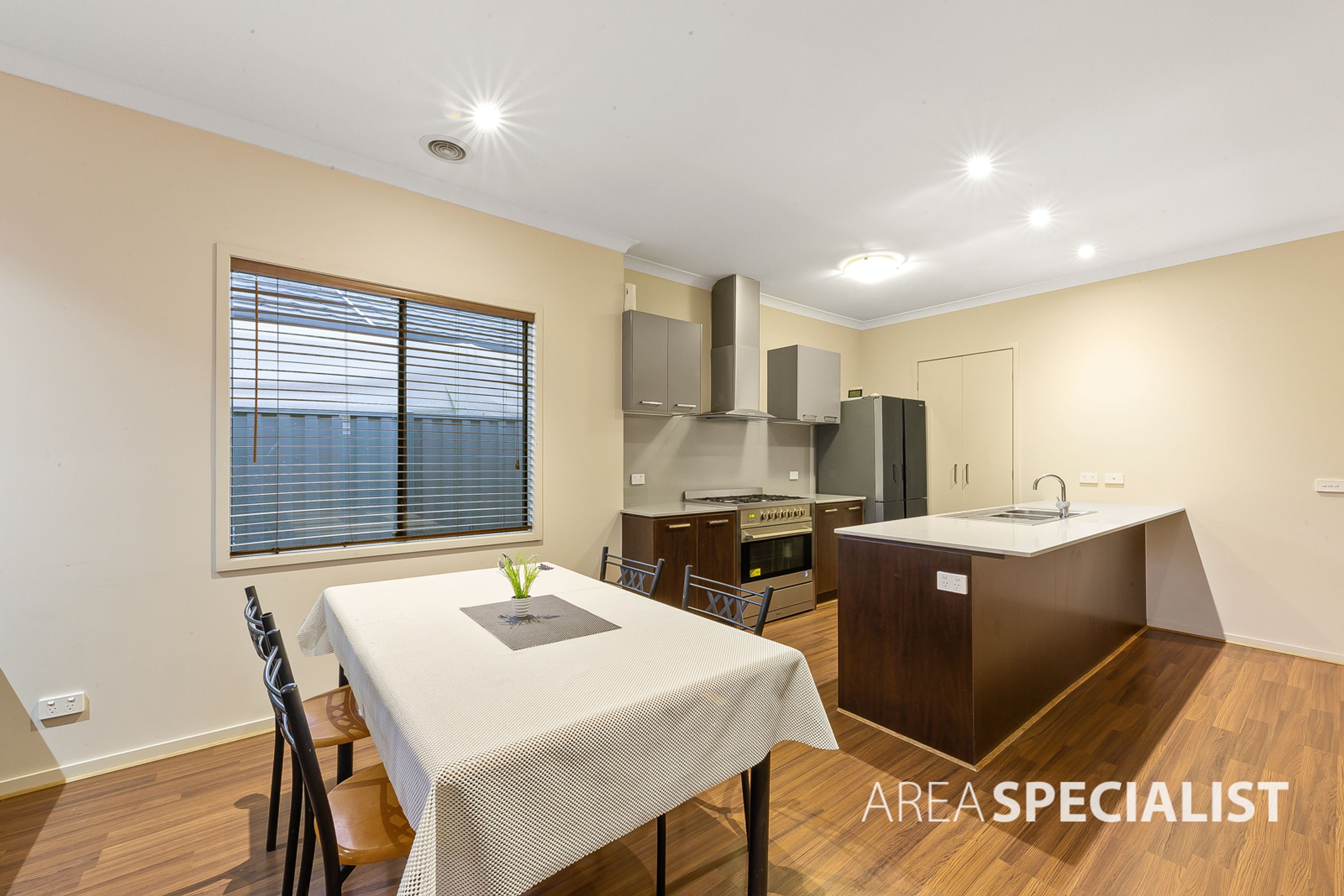23 Black Range Avenue, Craigieburn VIC 3064, Craigieburn - Thumbnail 6