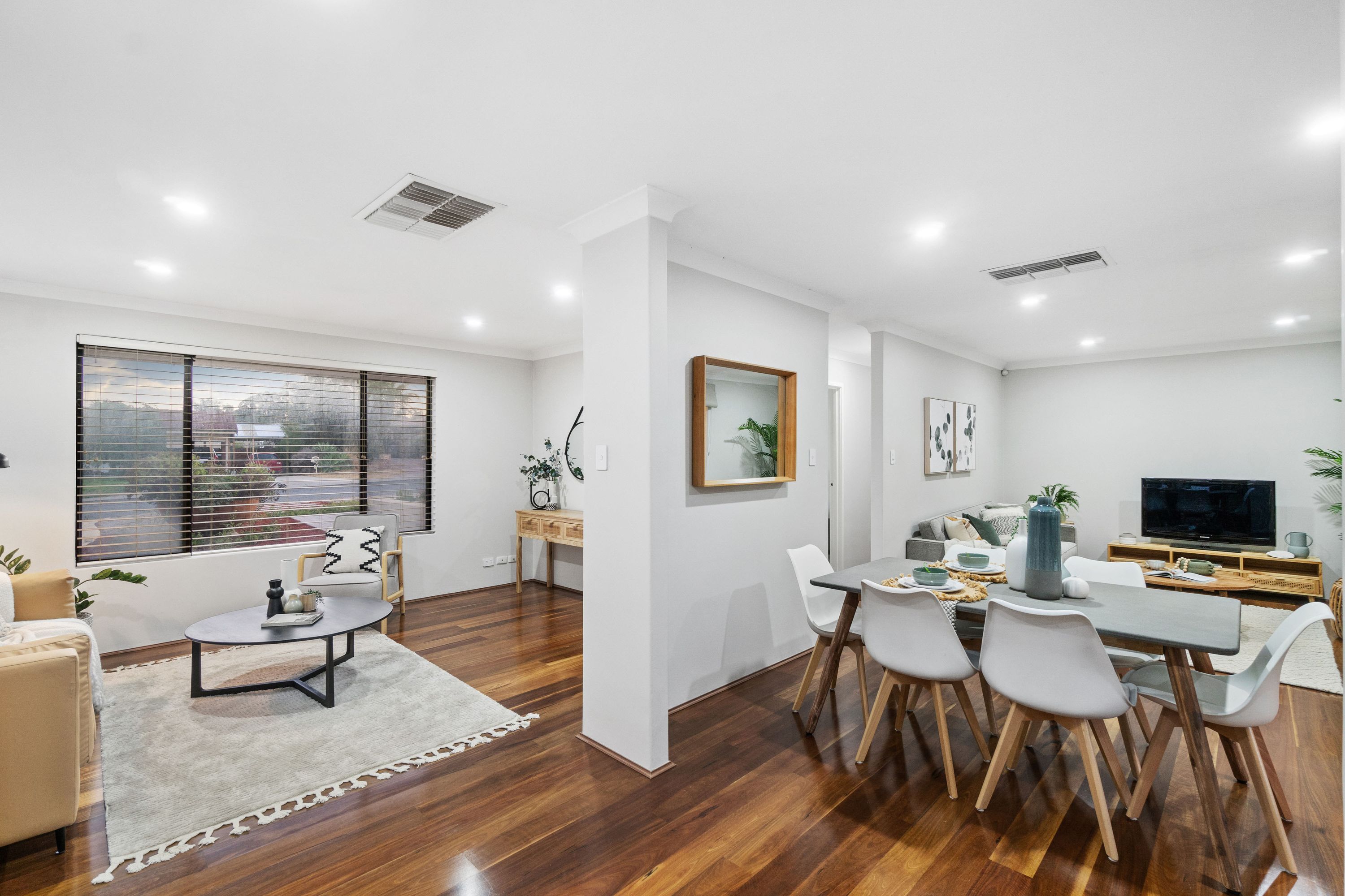 8 Hartleap Lane, Beldon - Thumbnail 3