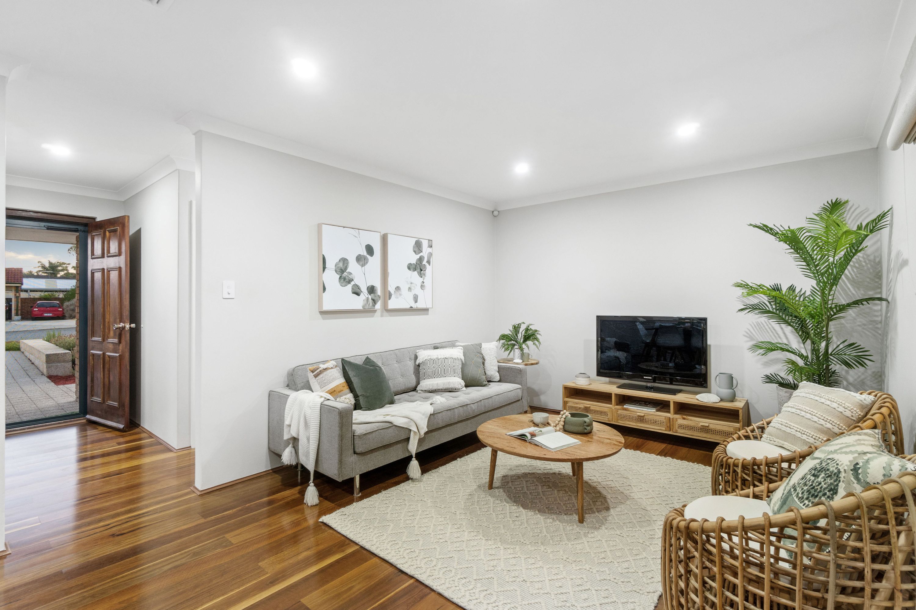 8 Hartleap Lane, Beldon - Thumbnail 2
