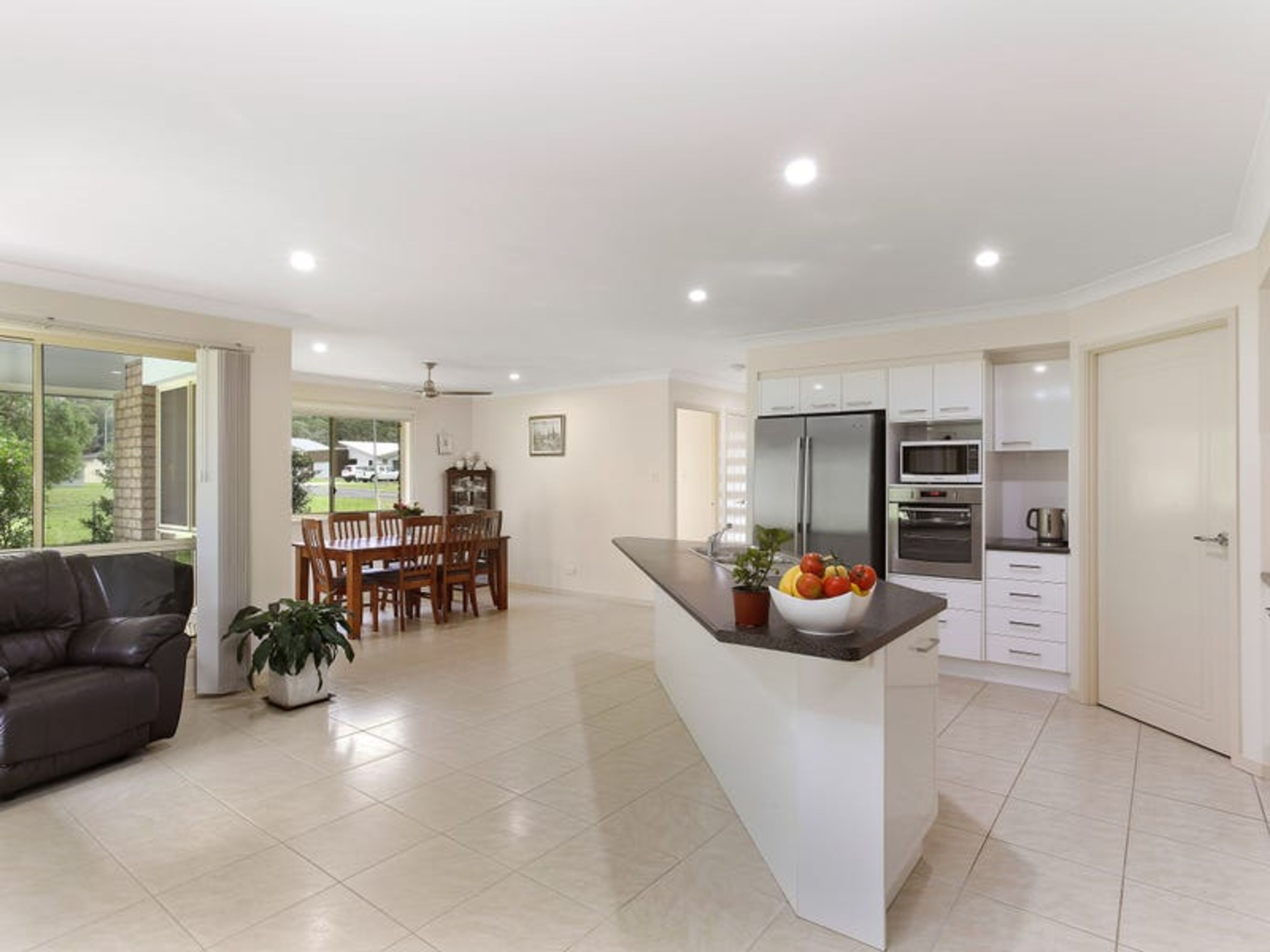 26 Edinburgh Drive, Townsend - Thumbnail 3