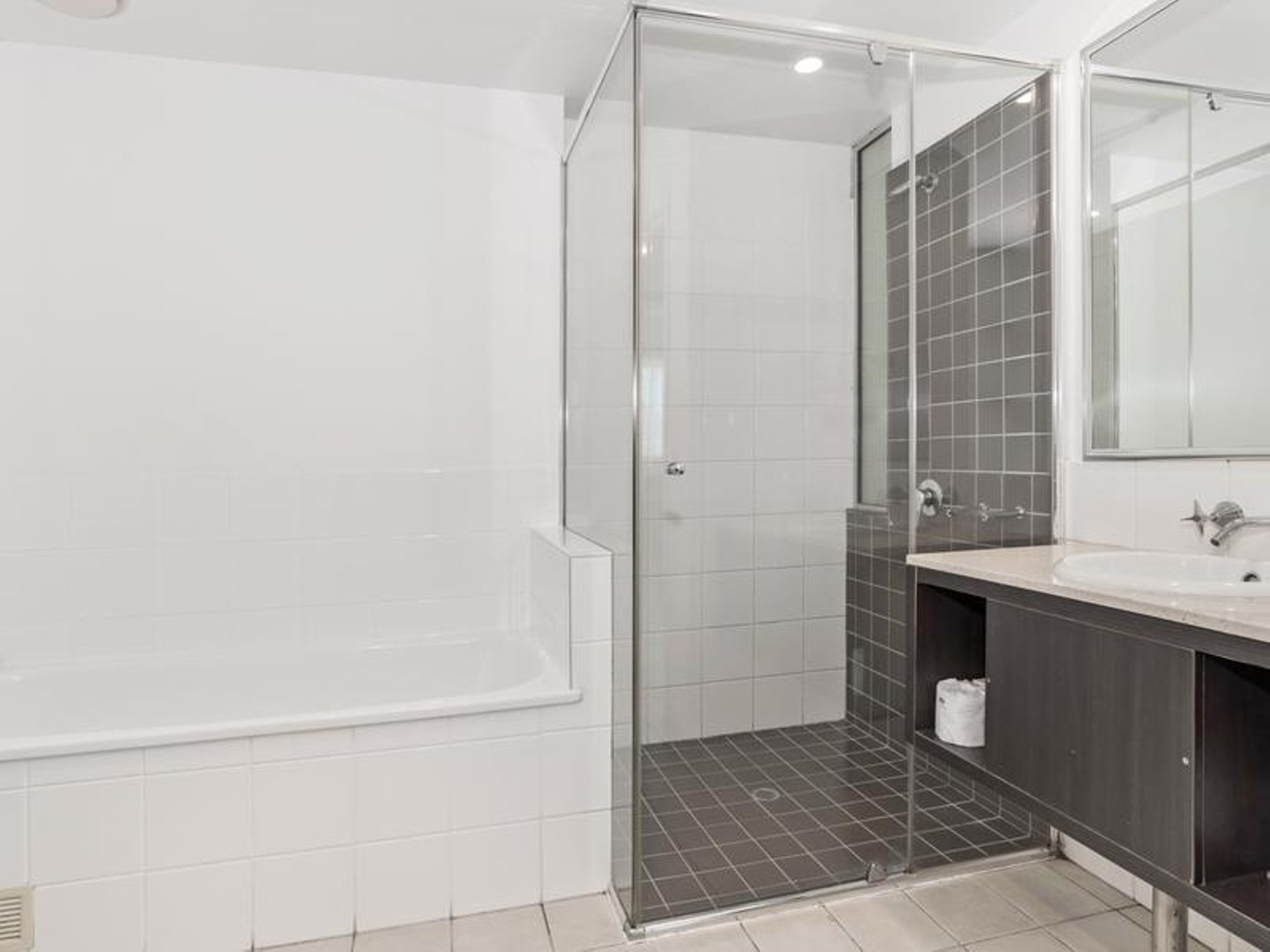 2 Aplin Street, Cairns City - Thumbnail 5