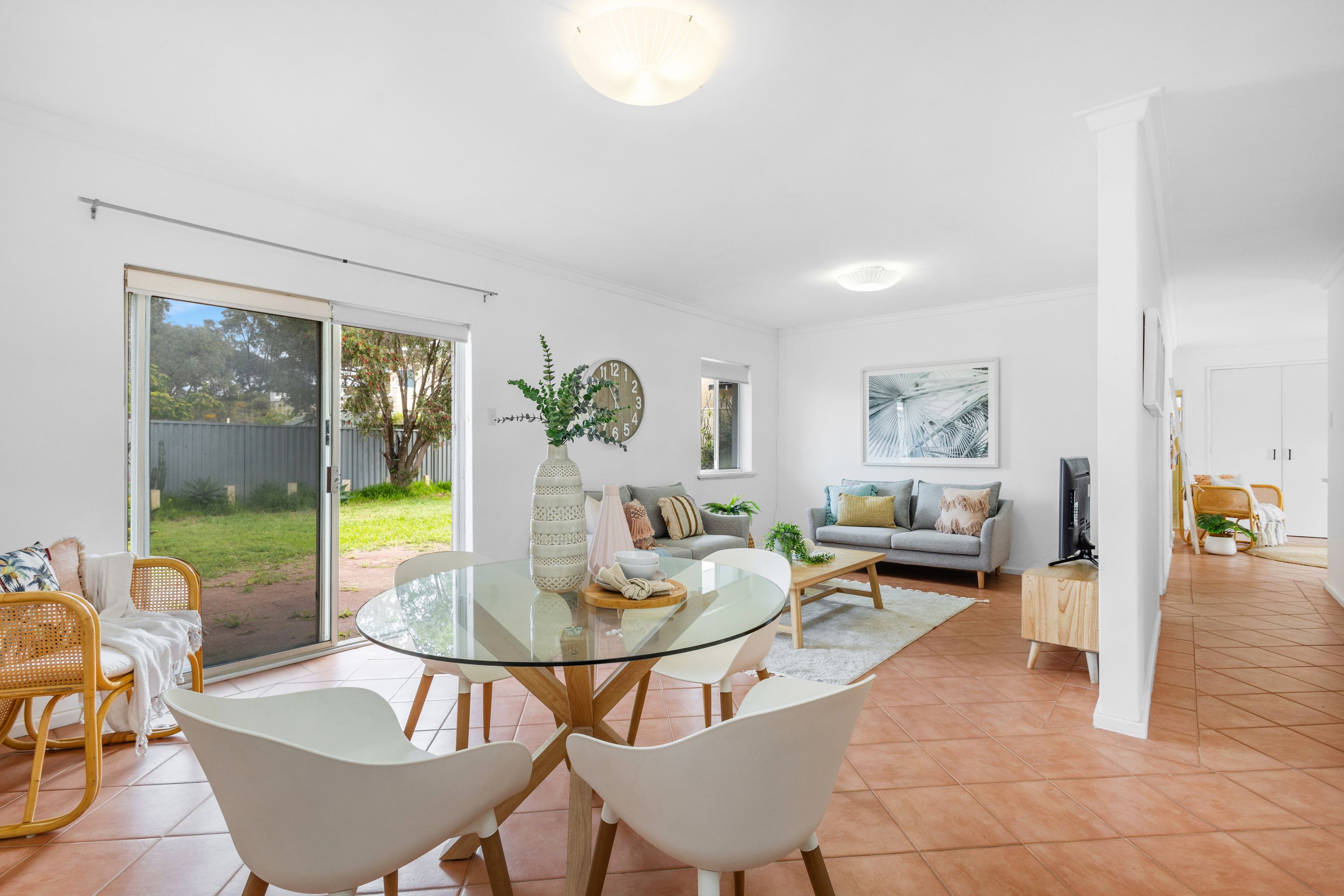11 Phillips Place, Karrinyup - Thumbnail 2