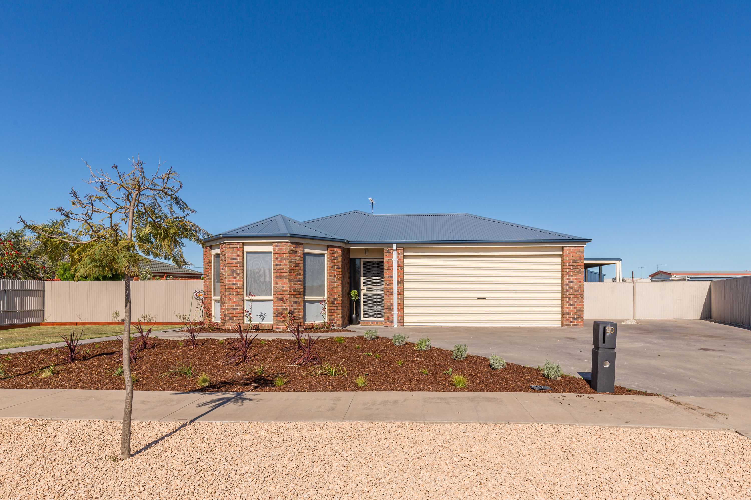 20 Burnlea Drive, Horsham VIC 3400