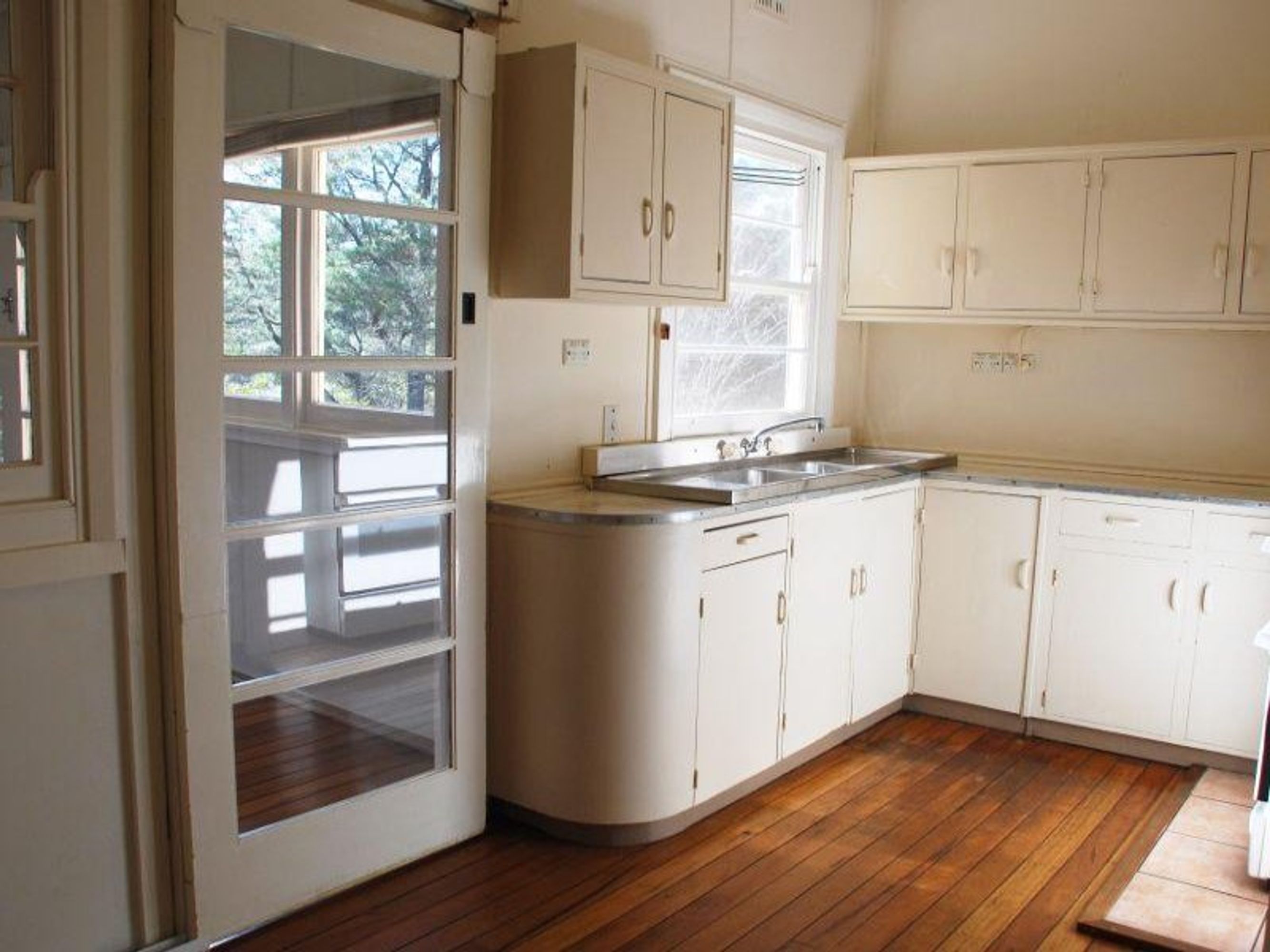 8 Warne St, Katoomba - Thumbnail 2