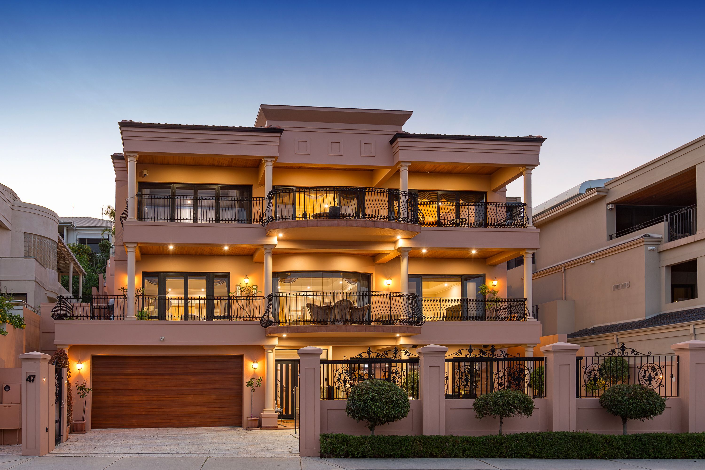 47 The Esplanade, Mount Pleasant - Thumbnail 2