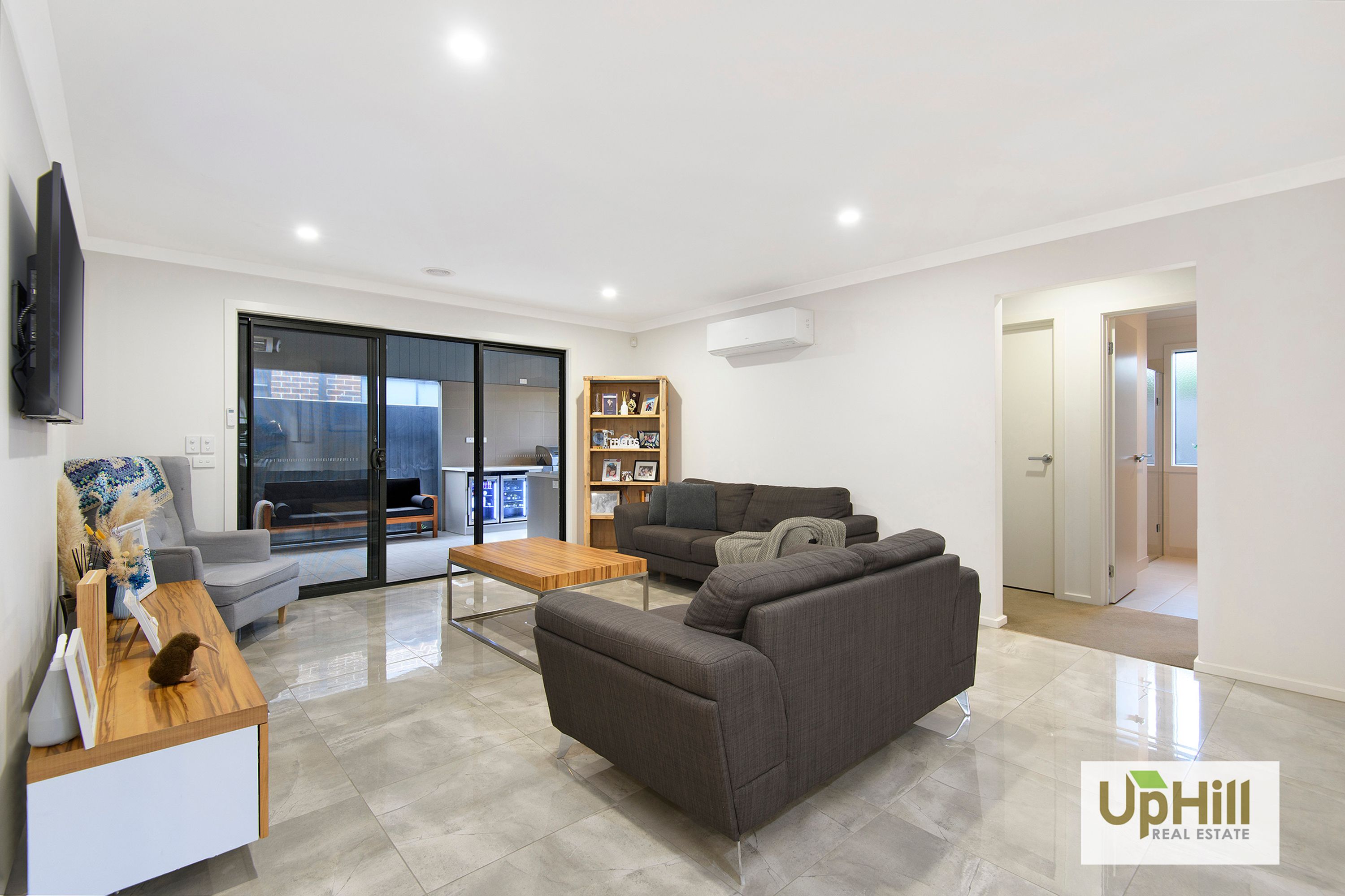 18 Thoroughbred Drive, Clyde North - Thumbnail 6