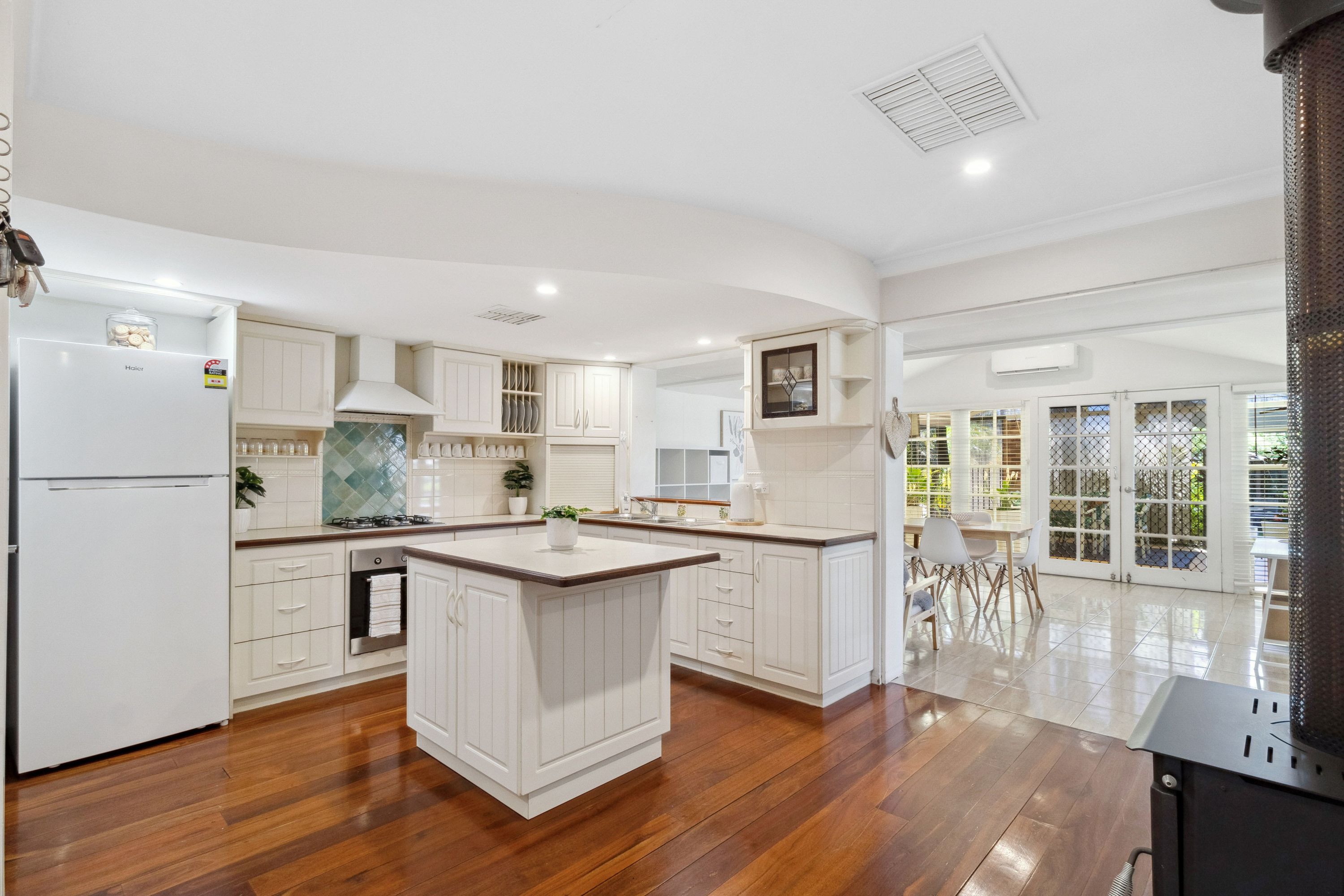 99 Third Avenue, Kelmscott - Thumbnail 2
