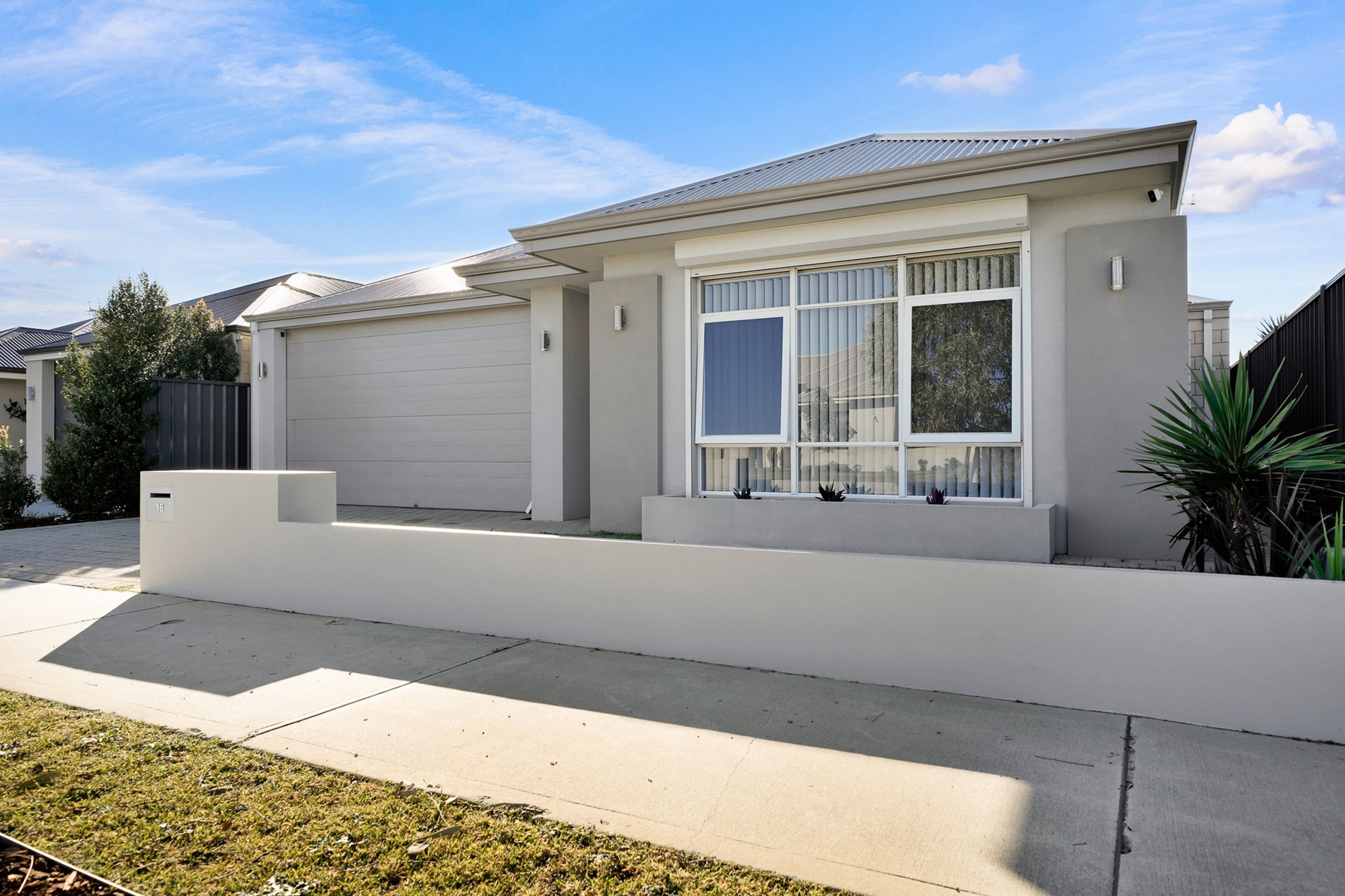 16 Swindale Avenue, Hilbert, Hilbert - Thumbnail 2