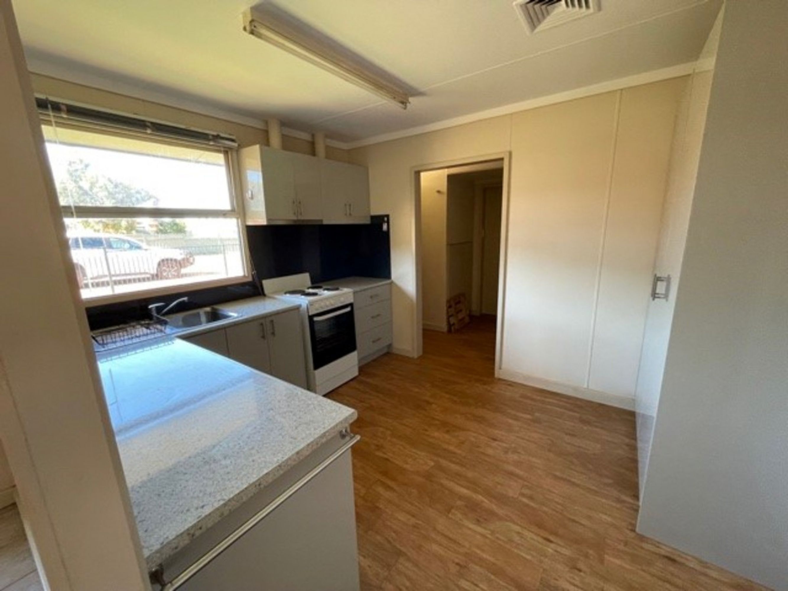 14 Boorthanna Crescent, Newman, Newman - Thumbnail 4