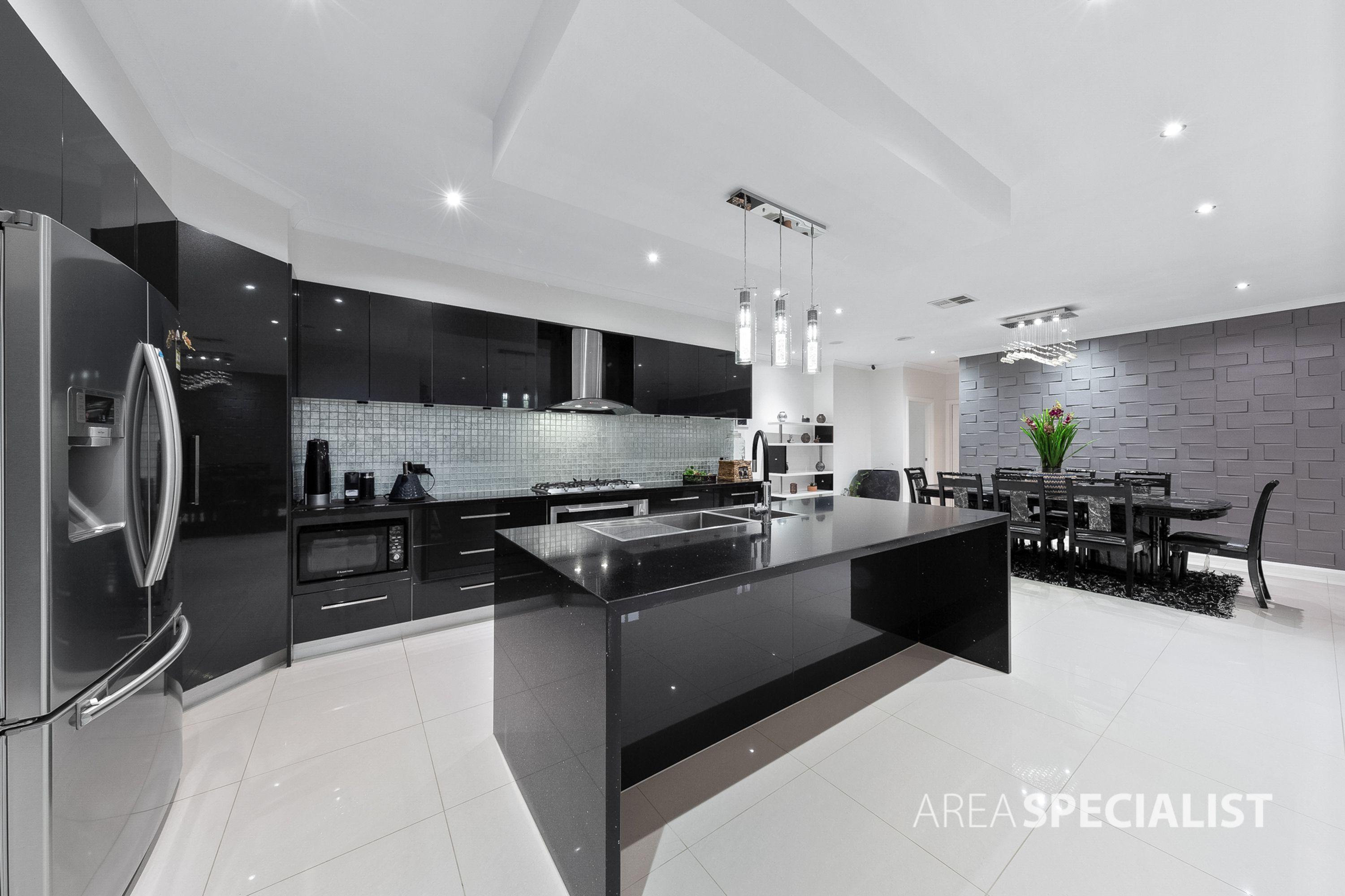 16 Royale Drive, Fraser Rise VIC 3336, Fraser Rise - Thumbnail 2
