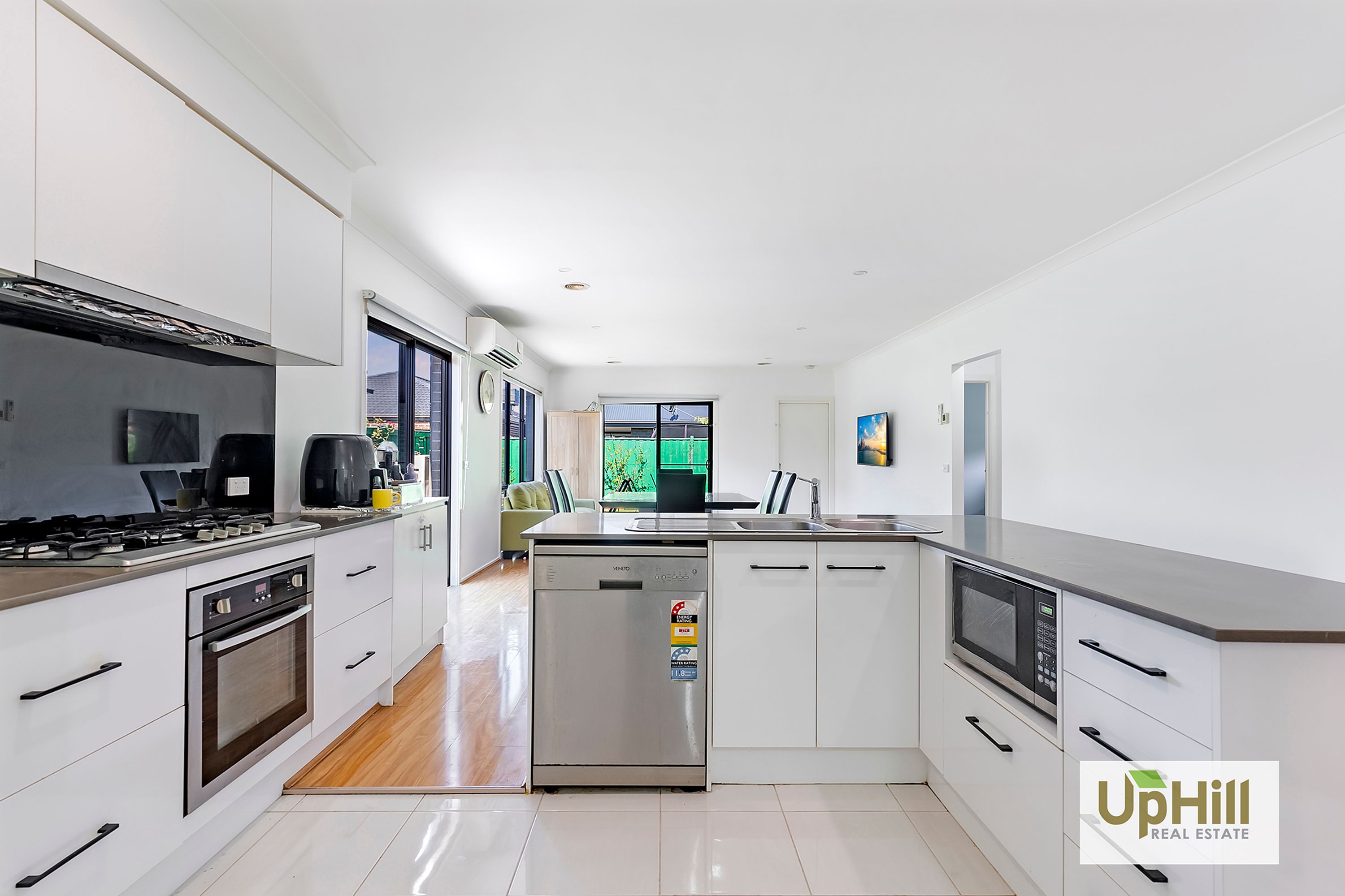 6 Carlyle Crescent, Clyde North - Thumbnail 6