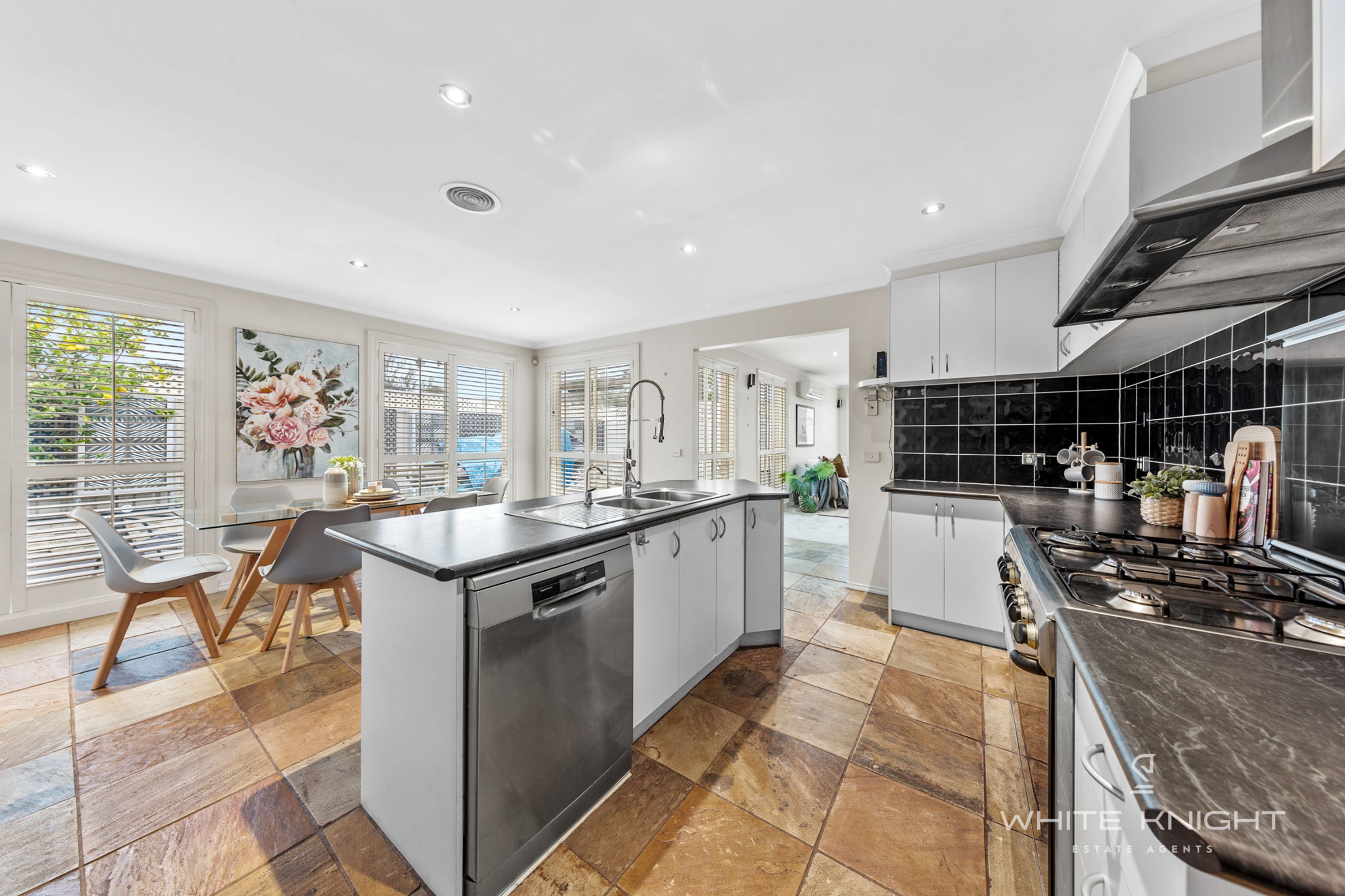 38 Naracoorte Drive, Caroline Springs VIC 3023, Caroline Springs - Thumbnail 7
