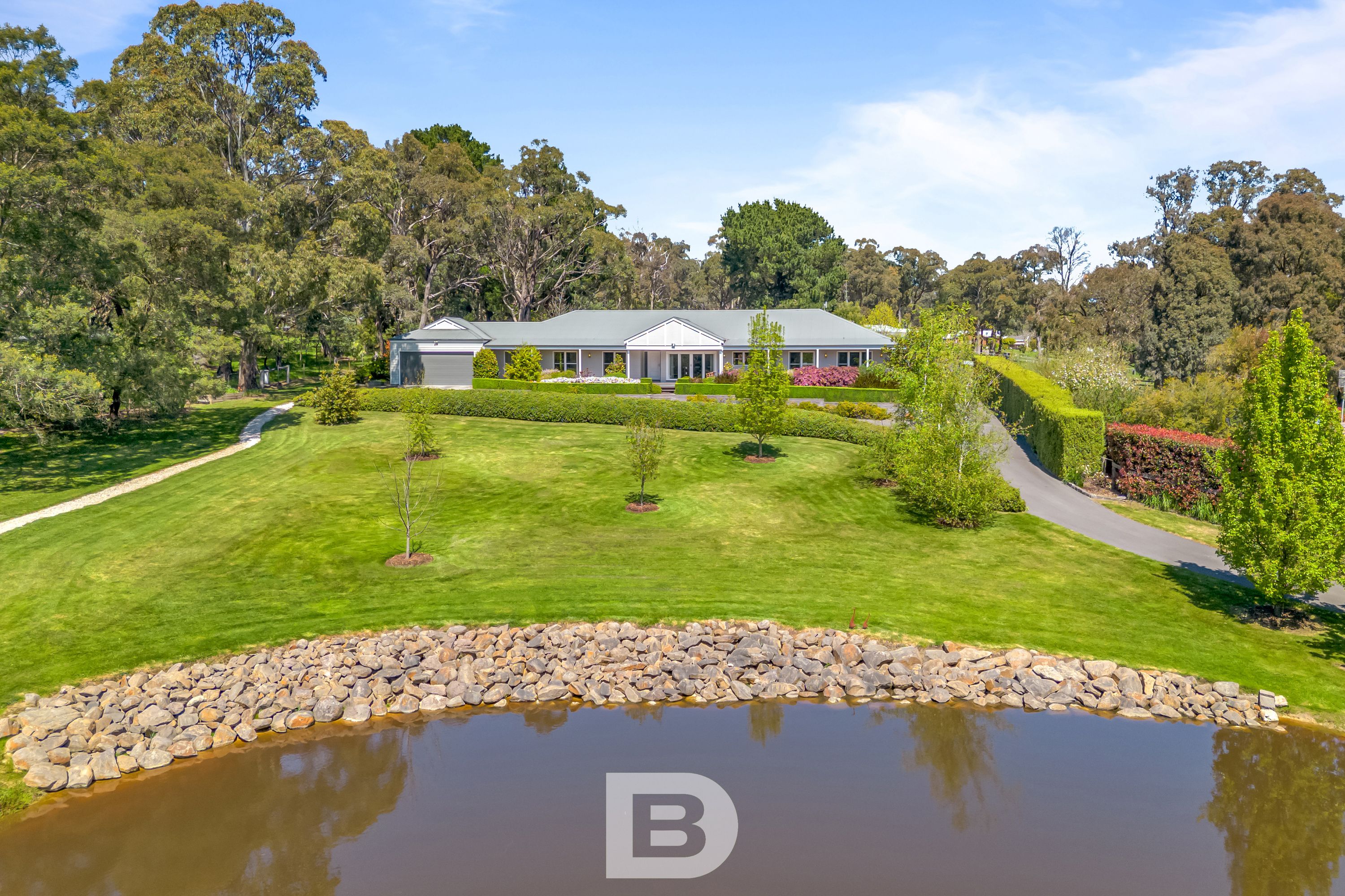 11 Blackwattle Lane, Woodend - Image 1