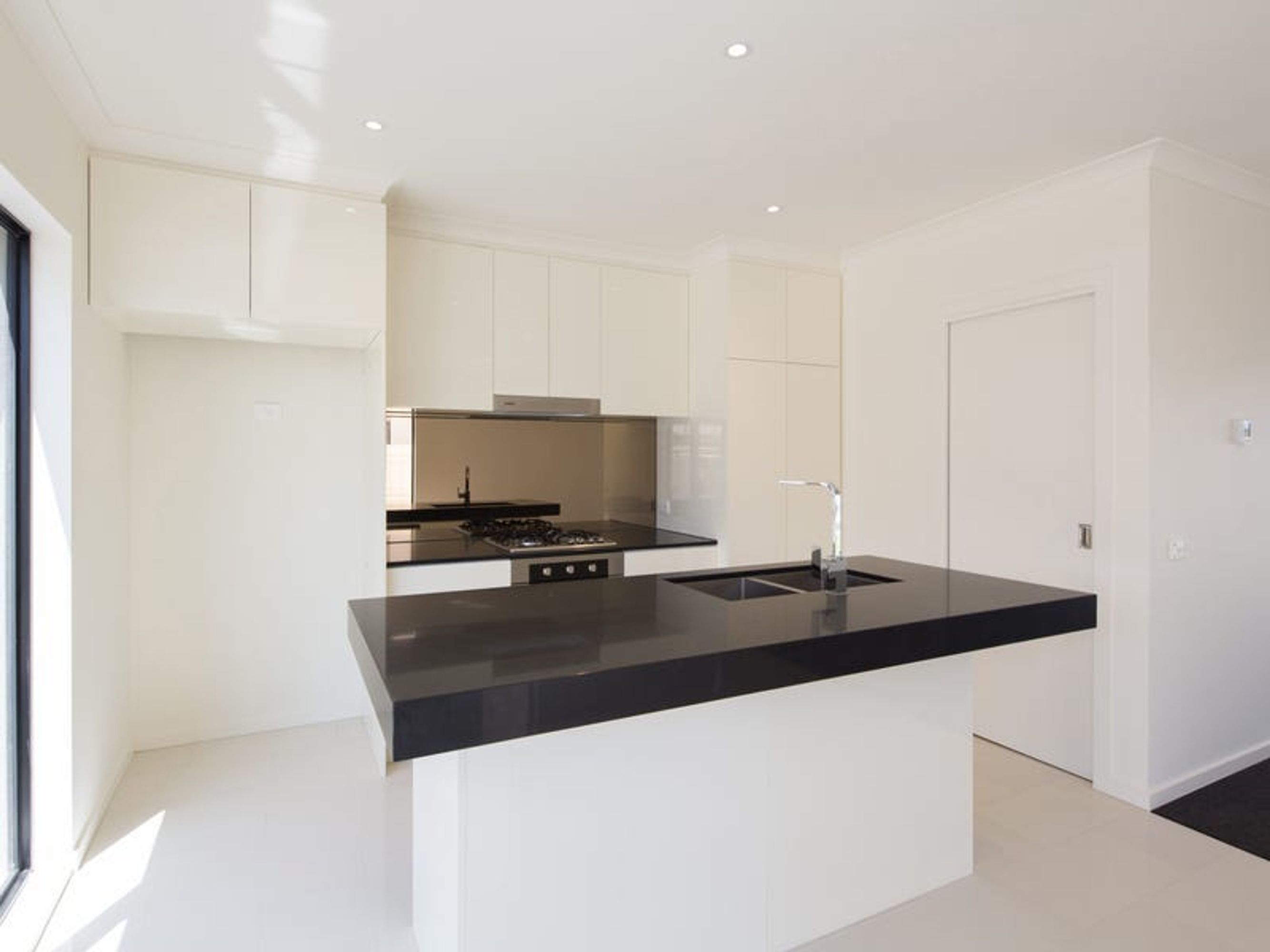 10 Orana Way, Springvale - Thumbnail 3