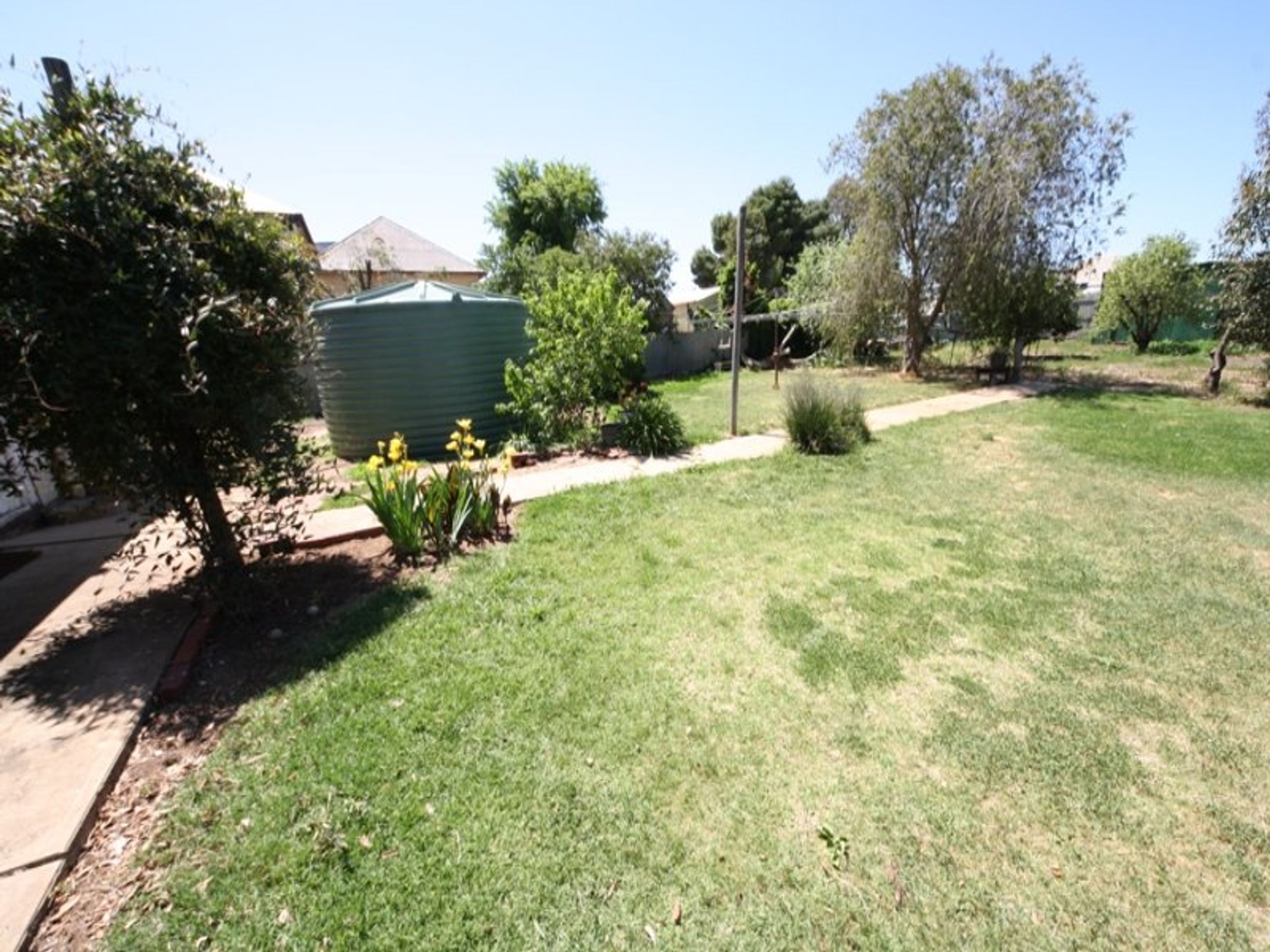 20 Davis Avenue, Nhill VIC 3418, Nhill - Thumbnail 7