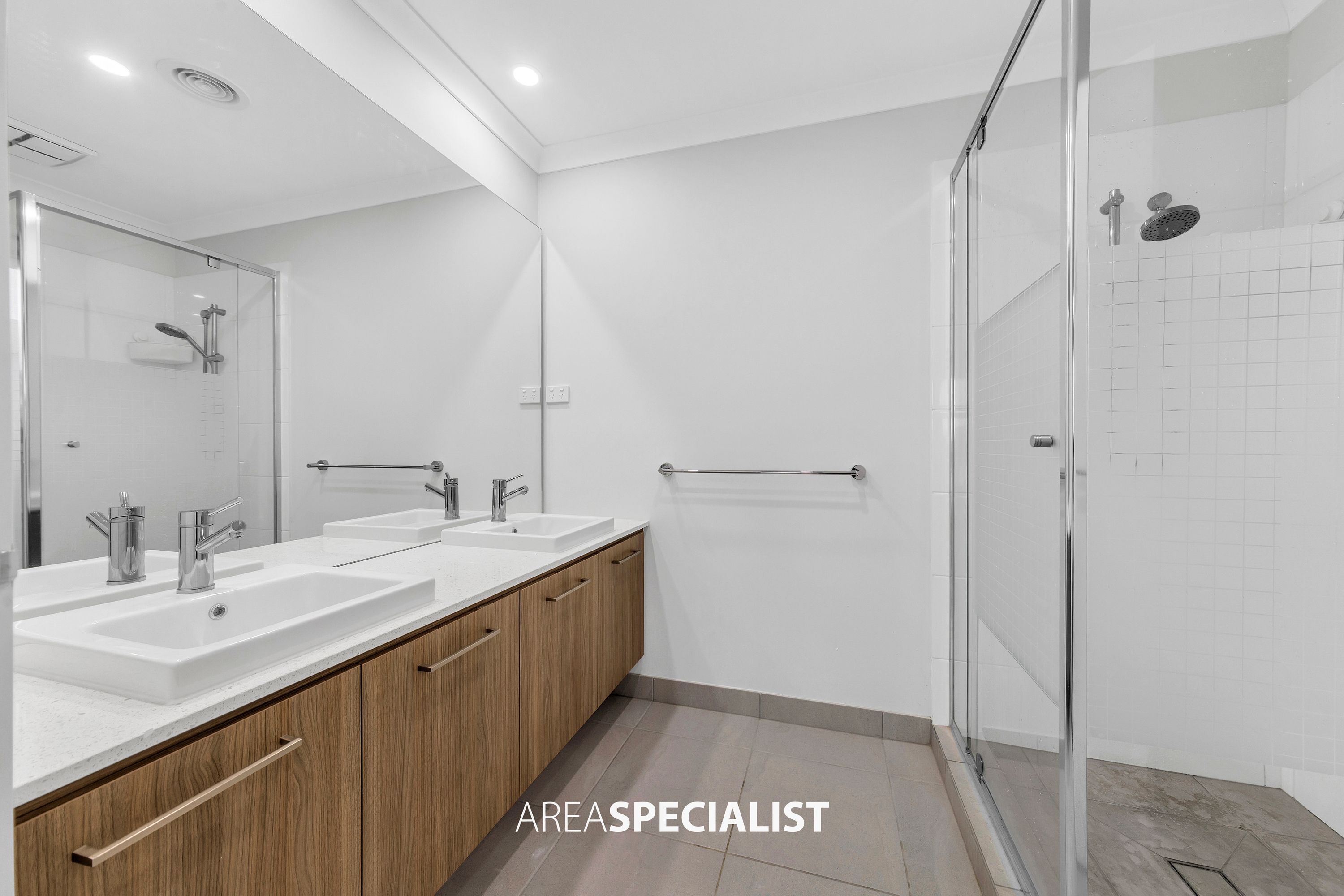 7 Undara Road, Clyde North, Clyde North - Thumbnail 8