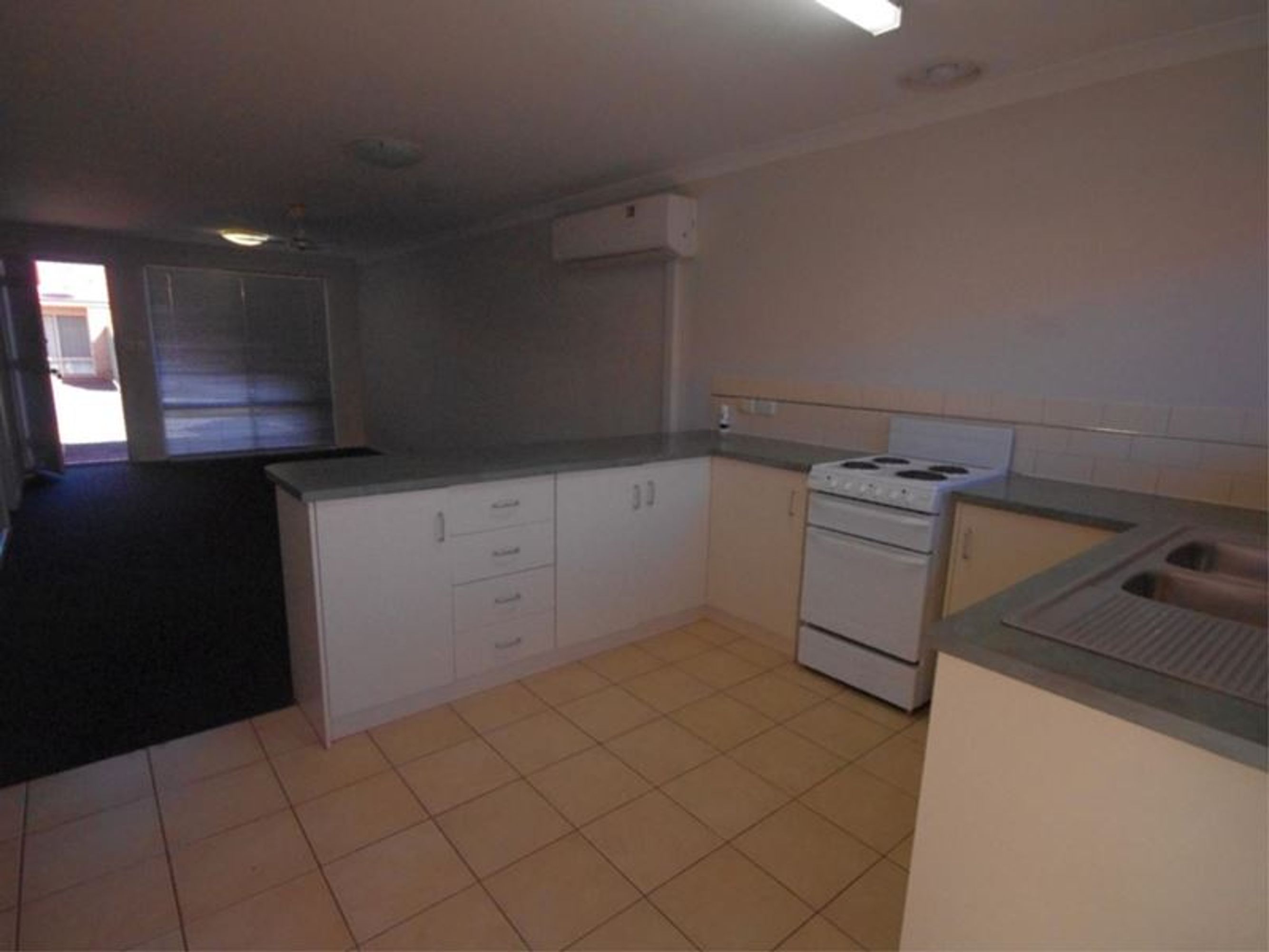 14/1 Cowra Drive, Newman, Newman - Thumbnail 4
