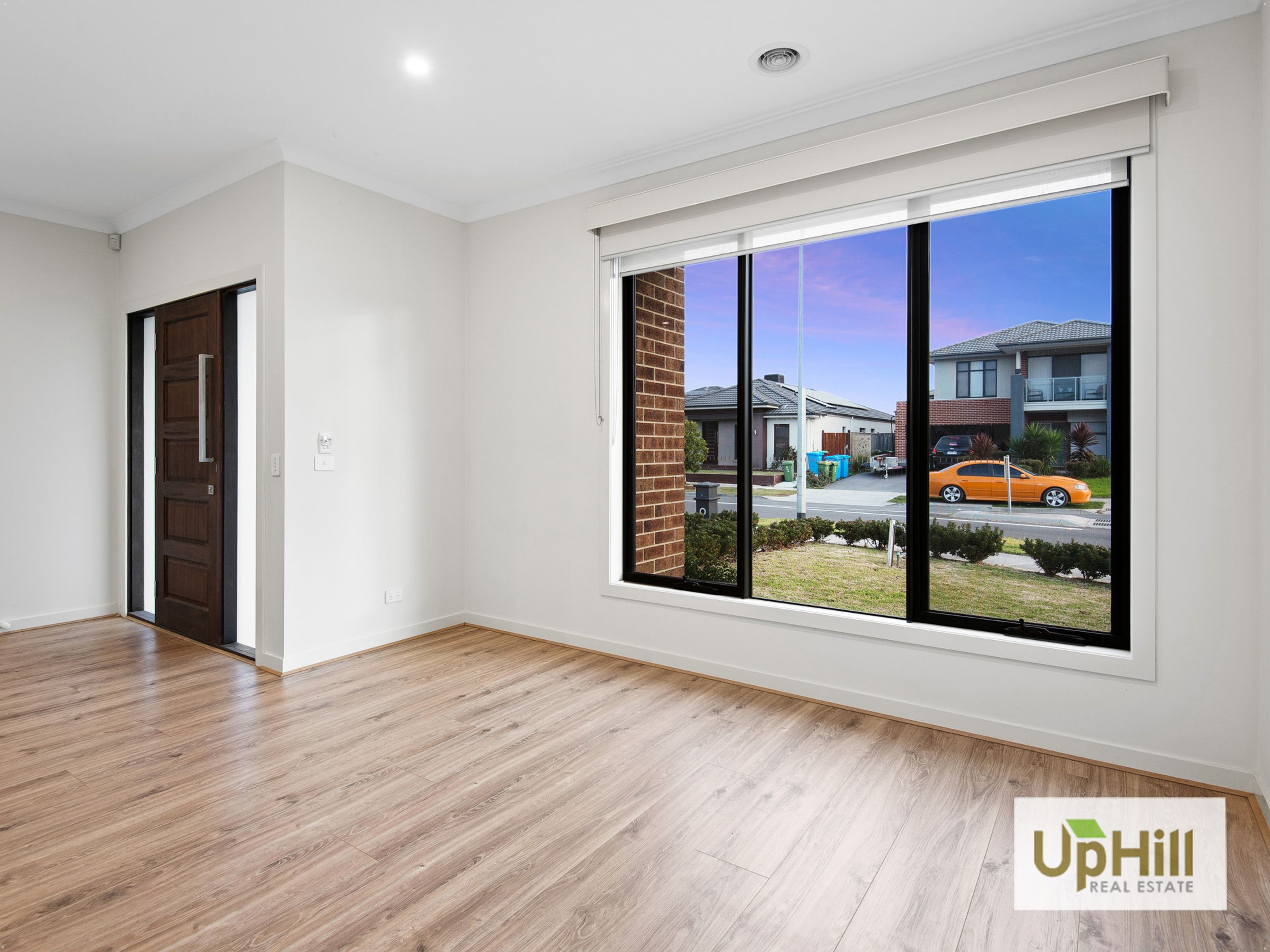 43 Cottongrass Avenue, Clyde North - Thumbnail 2