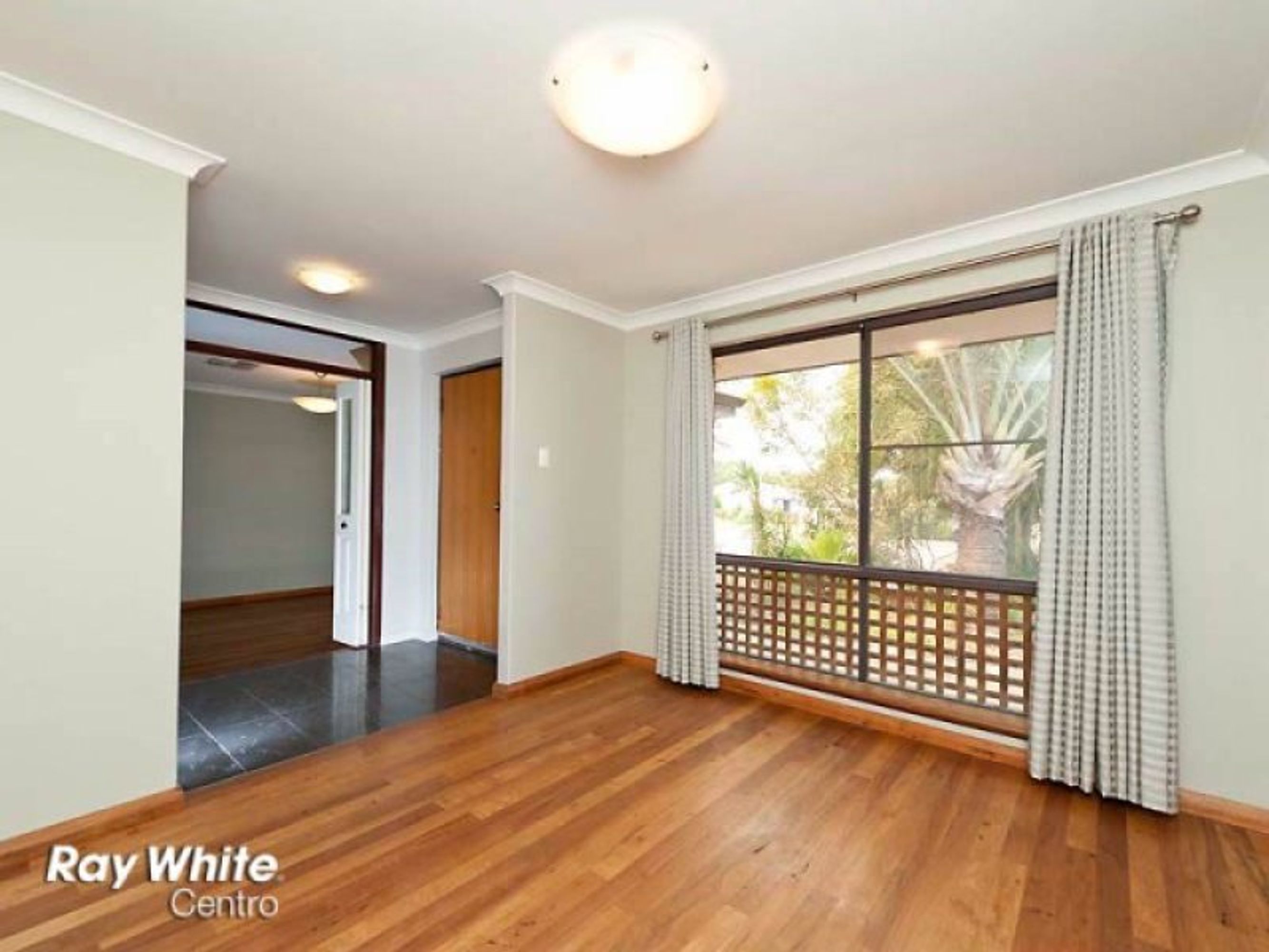 143 Glengarry Drive, Duncraig, WA 6023, Duncraig - Thumbnail 3
